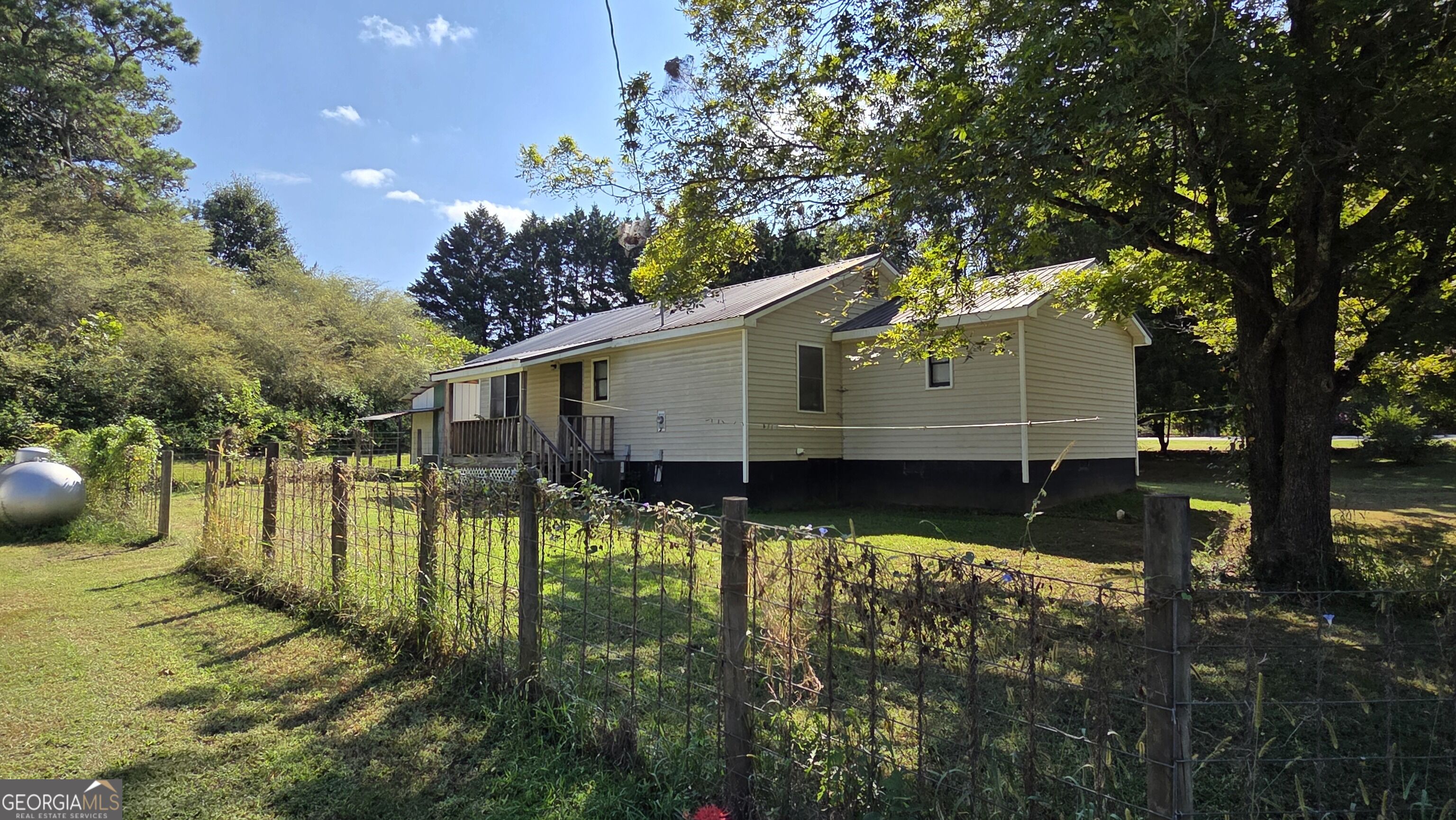 2340 Roper Road Property Photo 9
