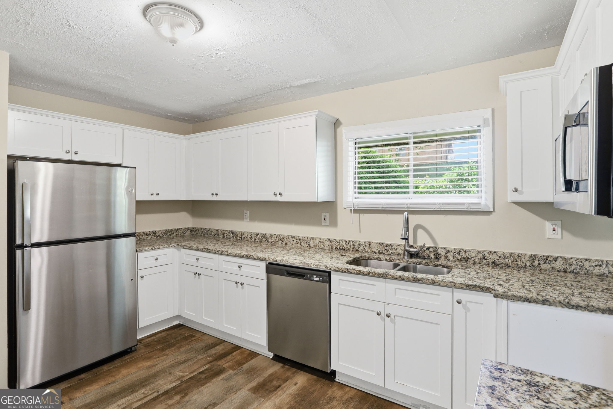 2723 Ellen Way Property Photo 5
