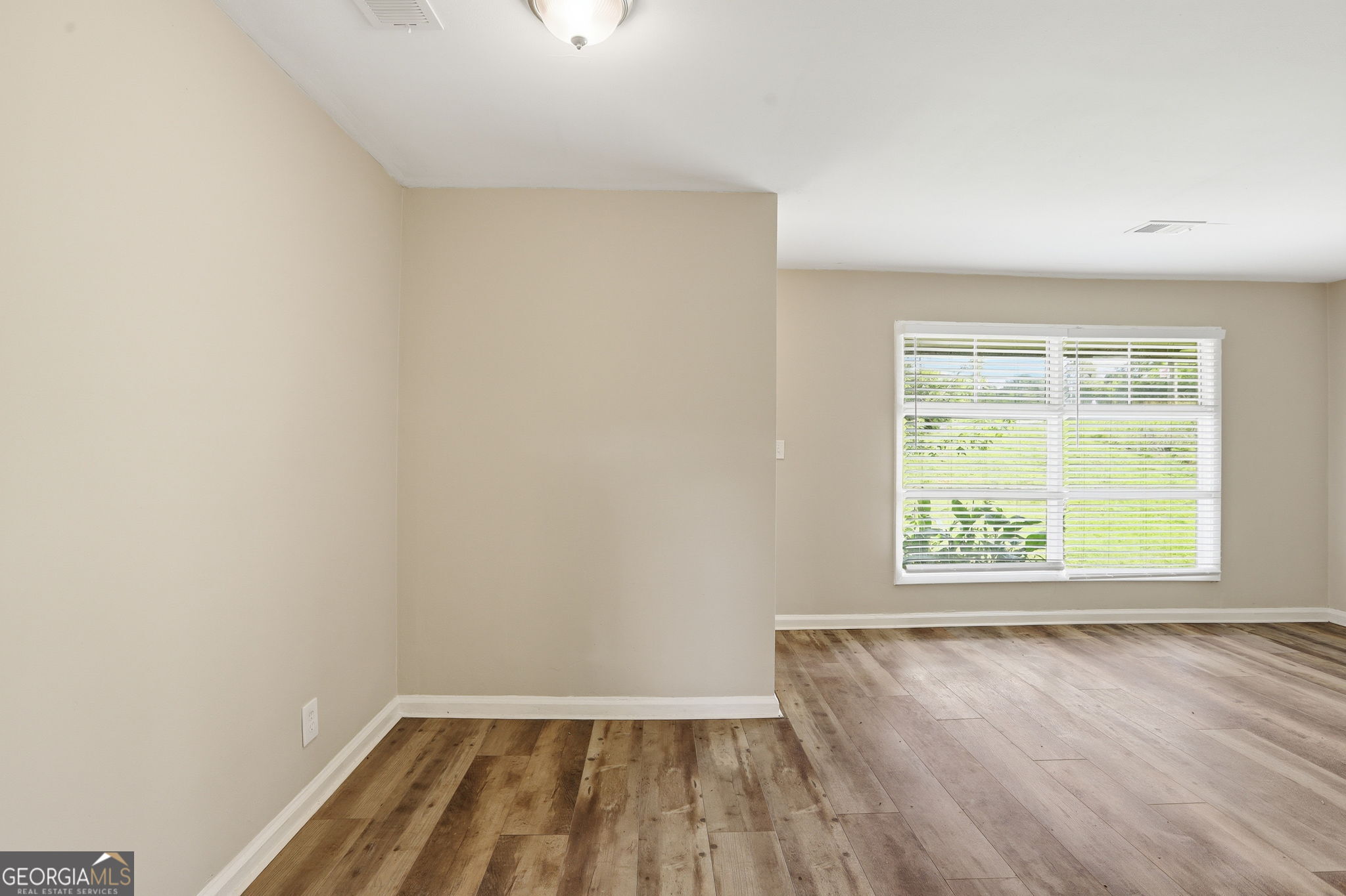 2723 Ellen Way Property Photo 7