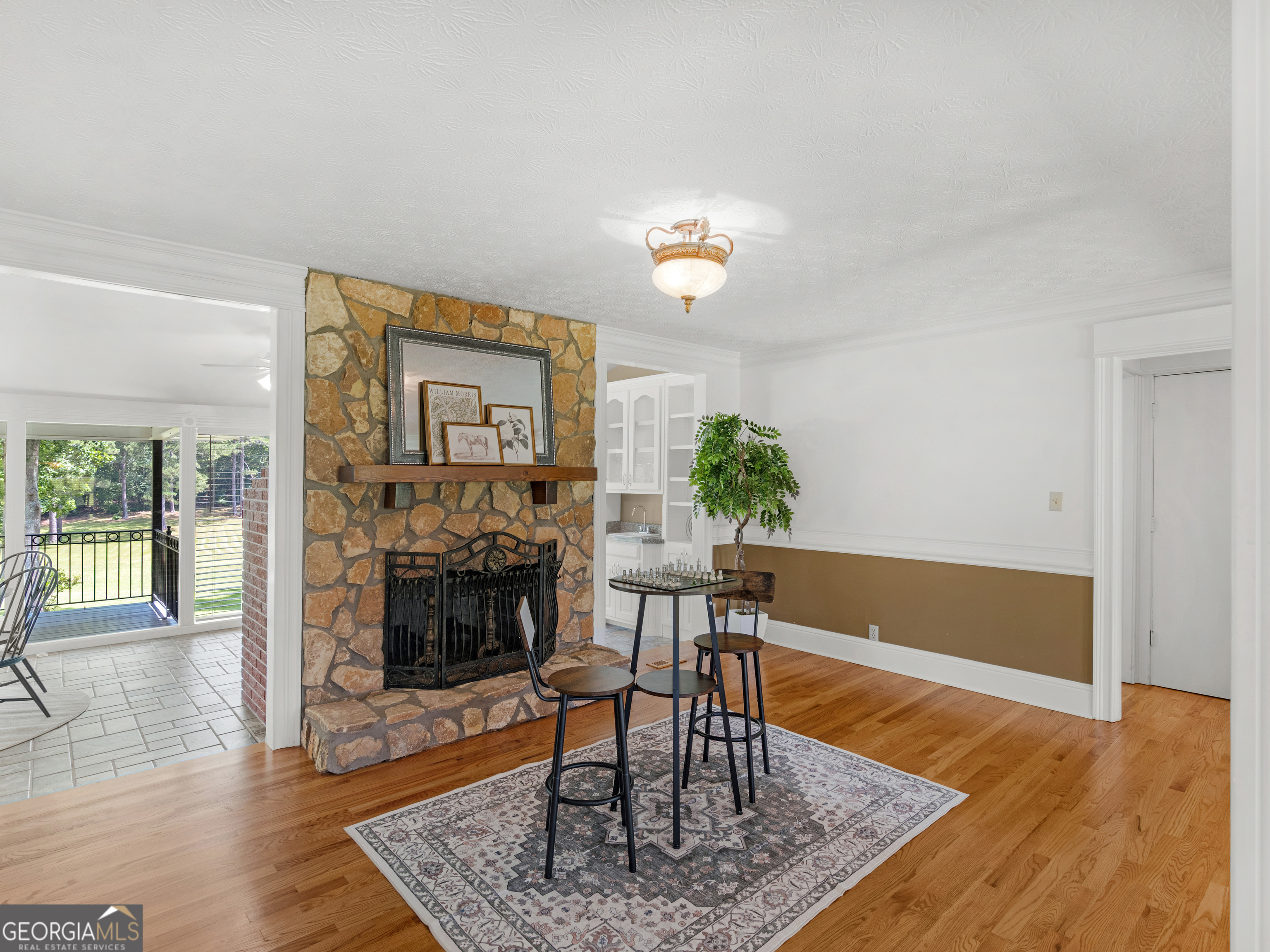 723 Goza Road Property Photo 4