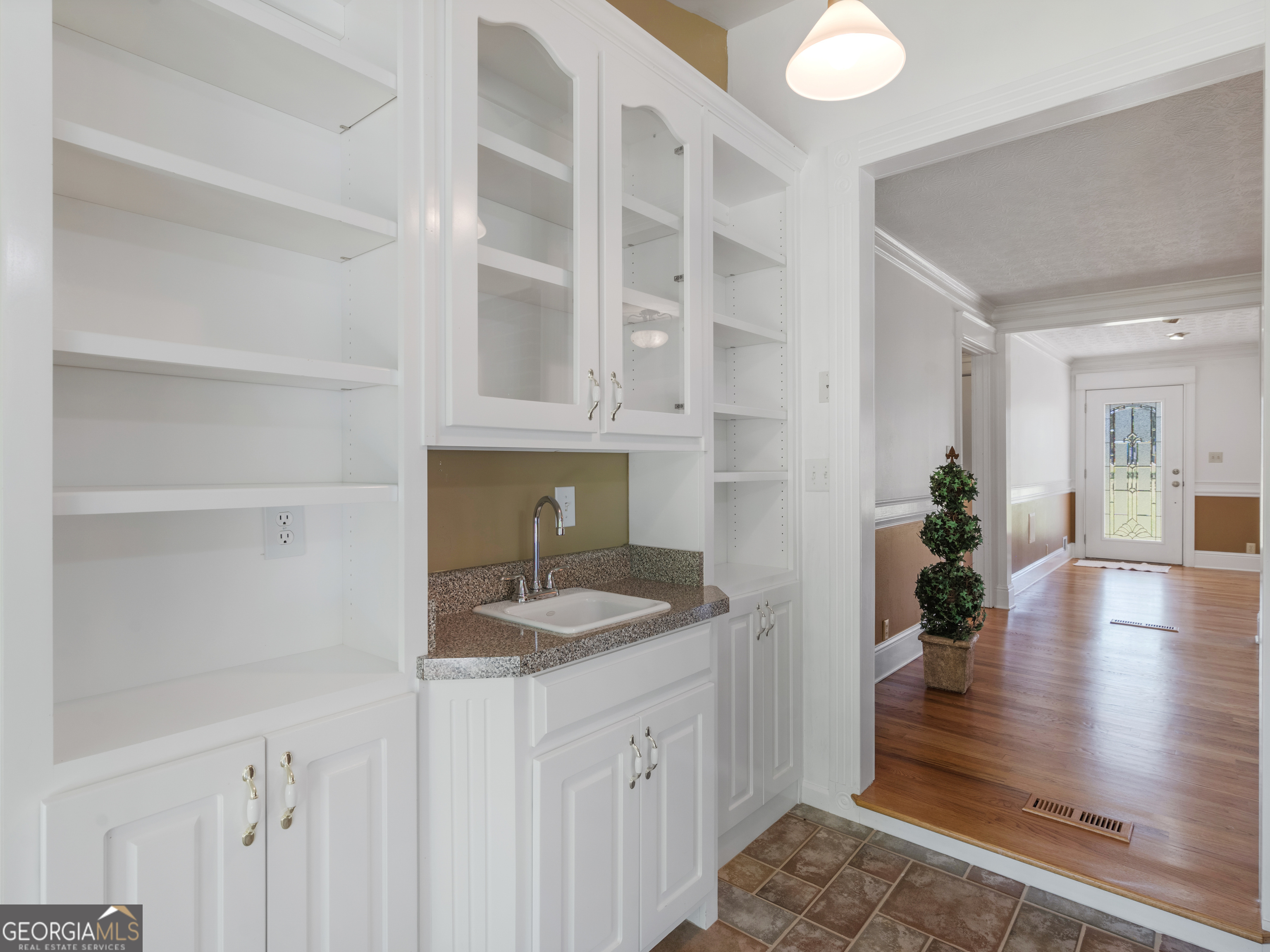 723 Goza Road Property Photo 10