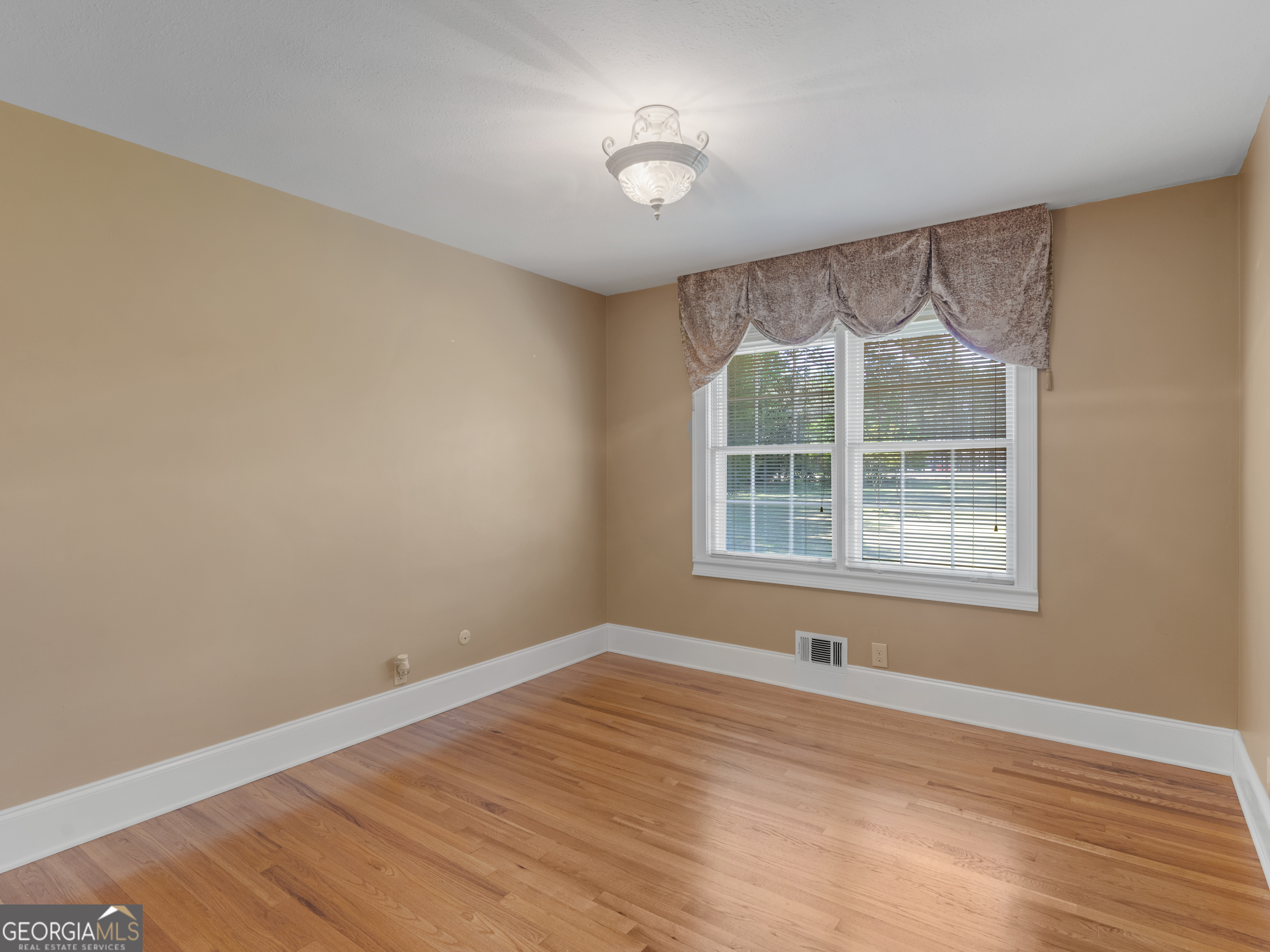723 Goza Road Property Photo 21