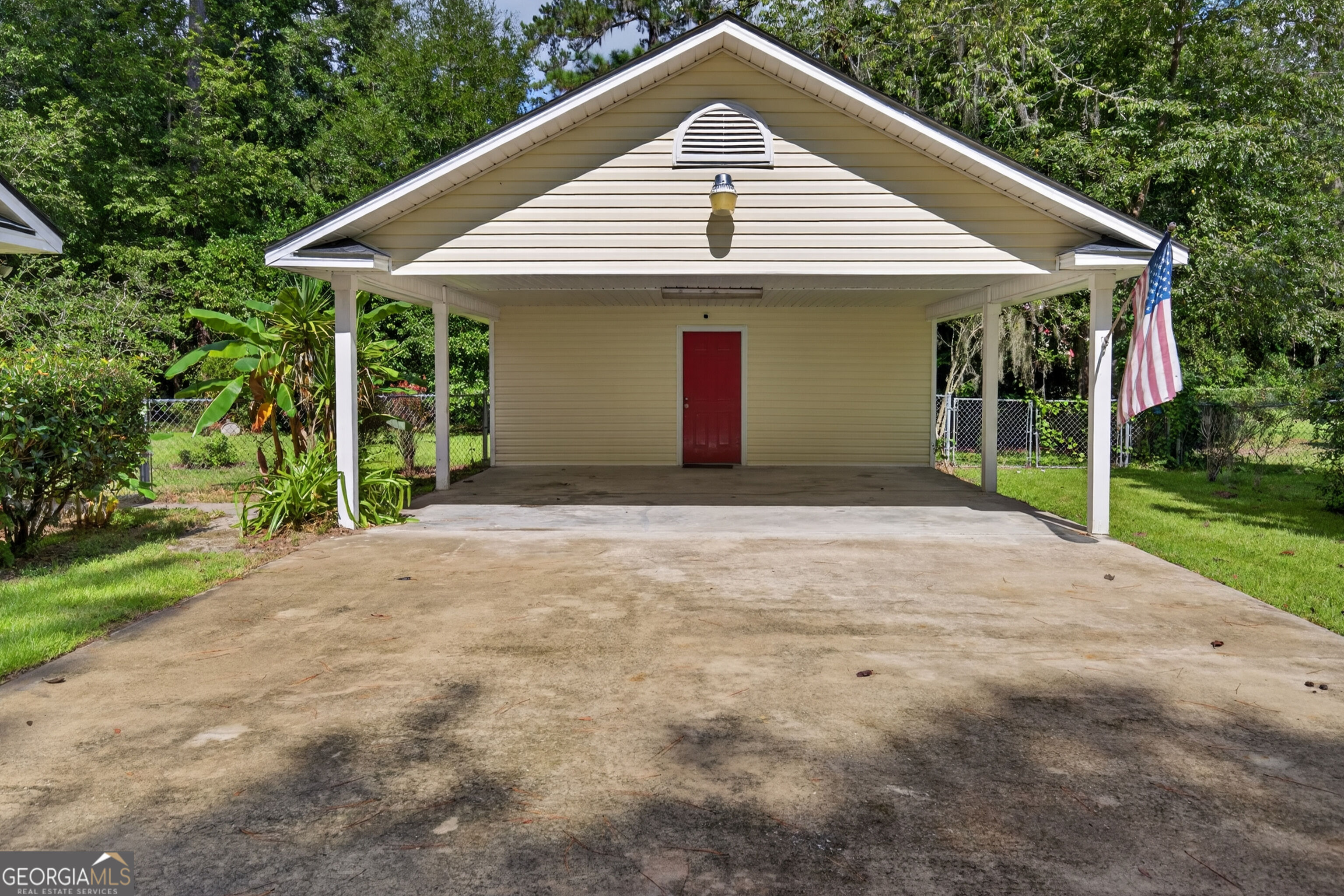 504 Lake Drive Property Photo 5