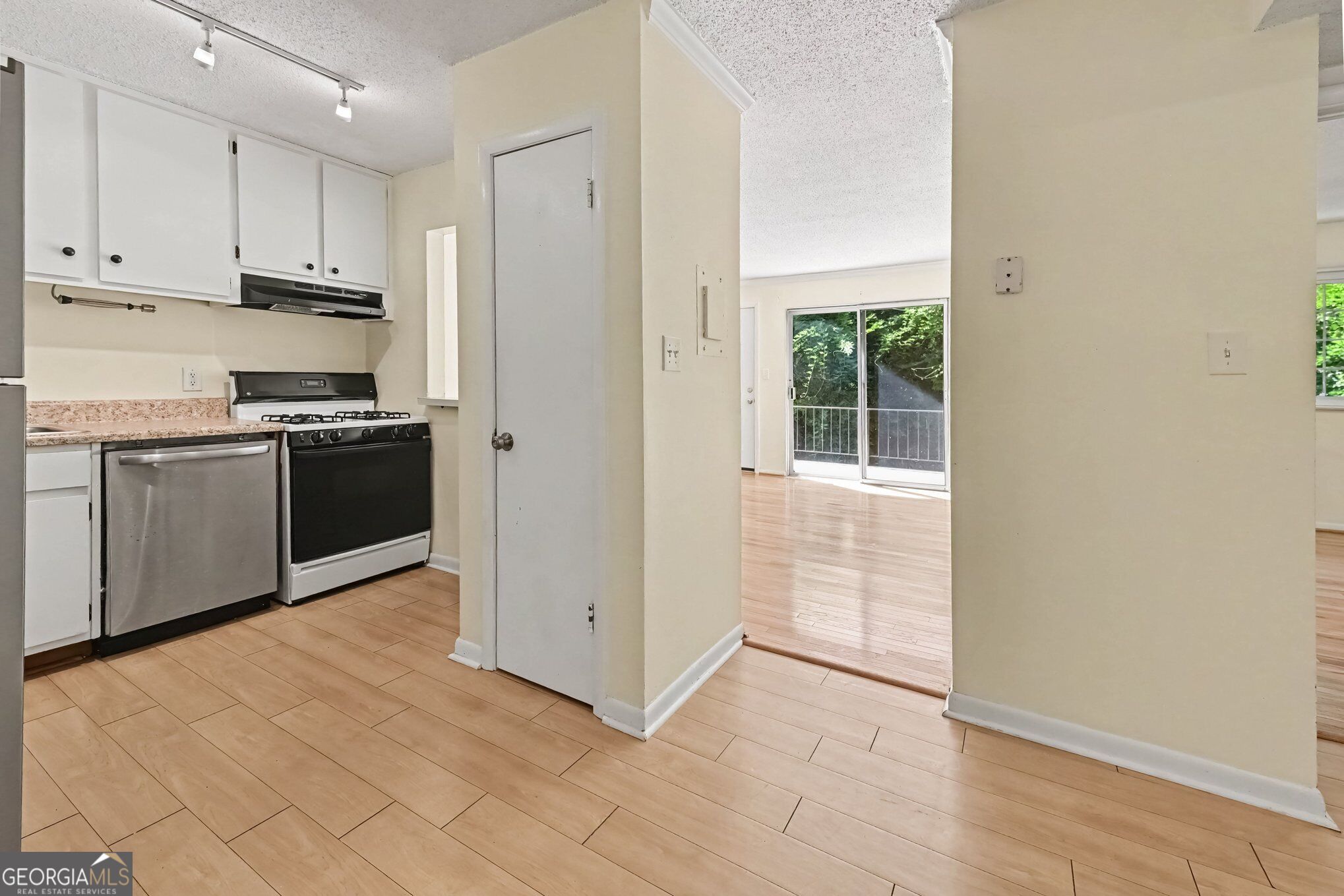 1225 Church Street # M Property Photo 14