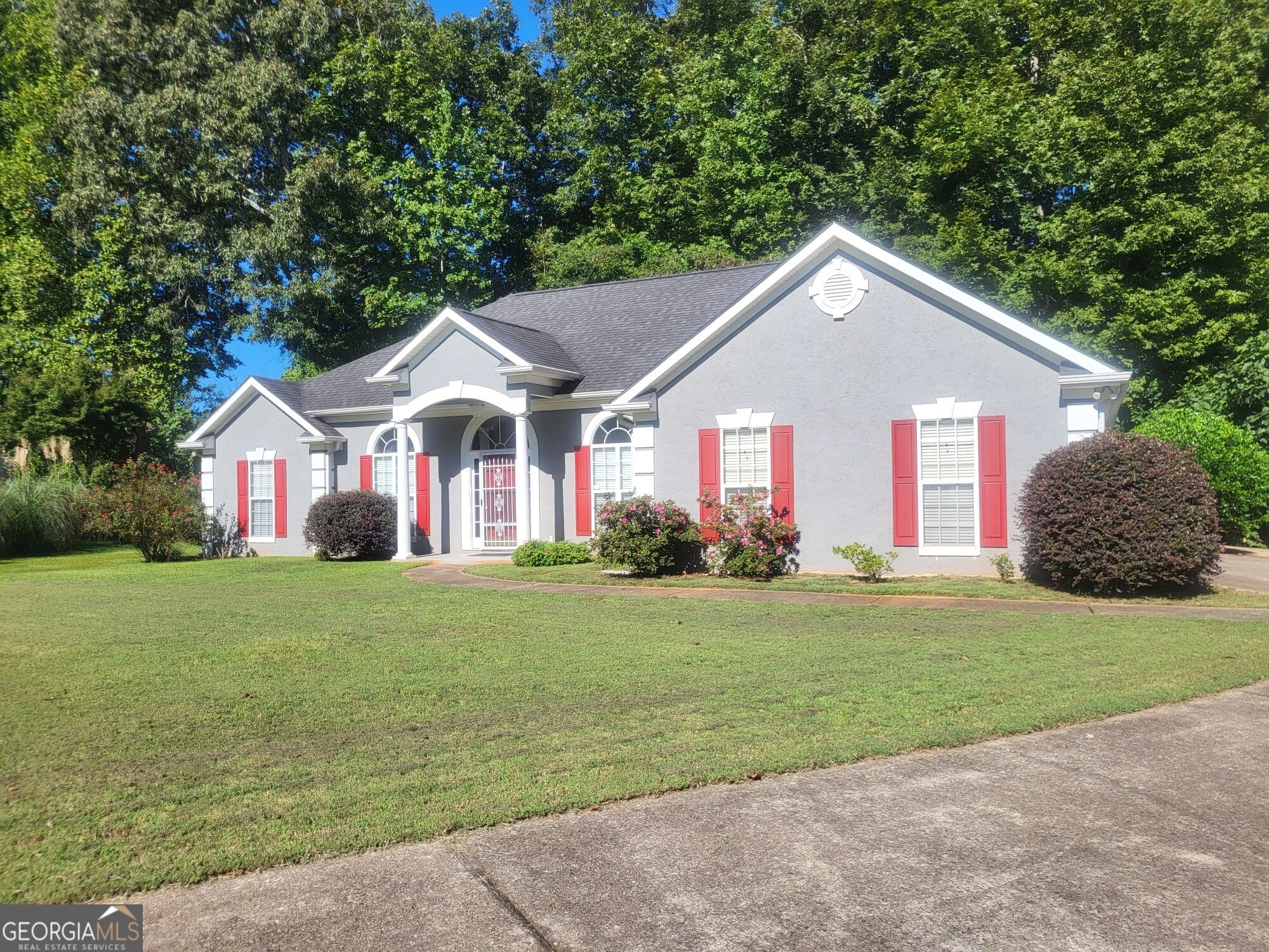 2415 Lismore Drive Property Photo 3