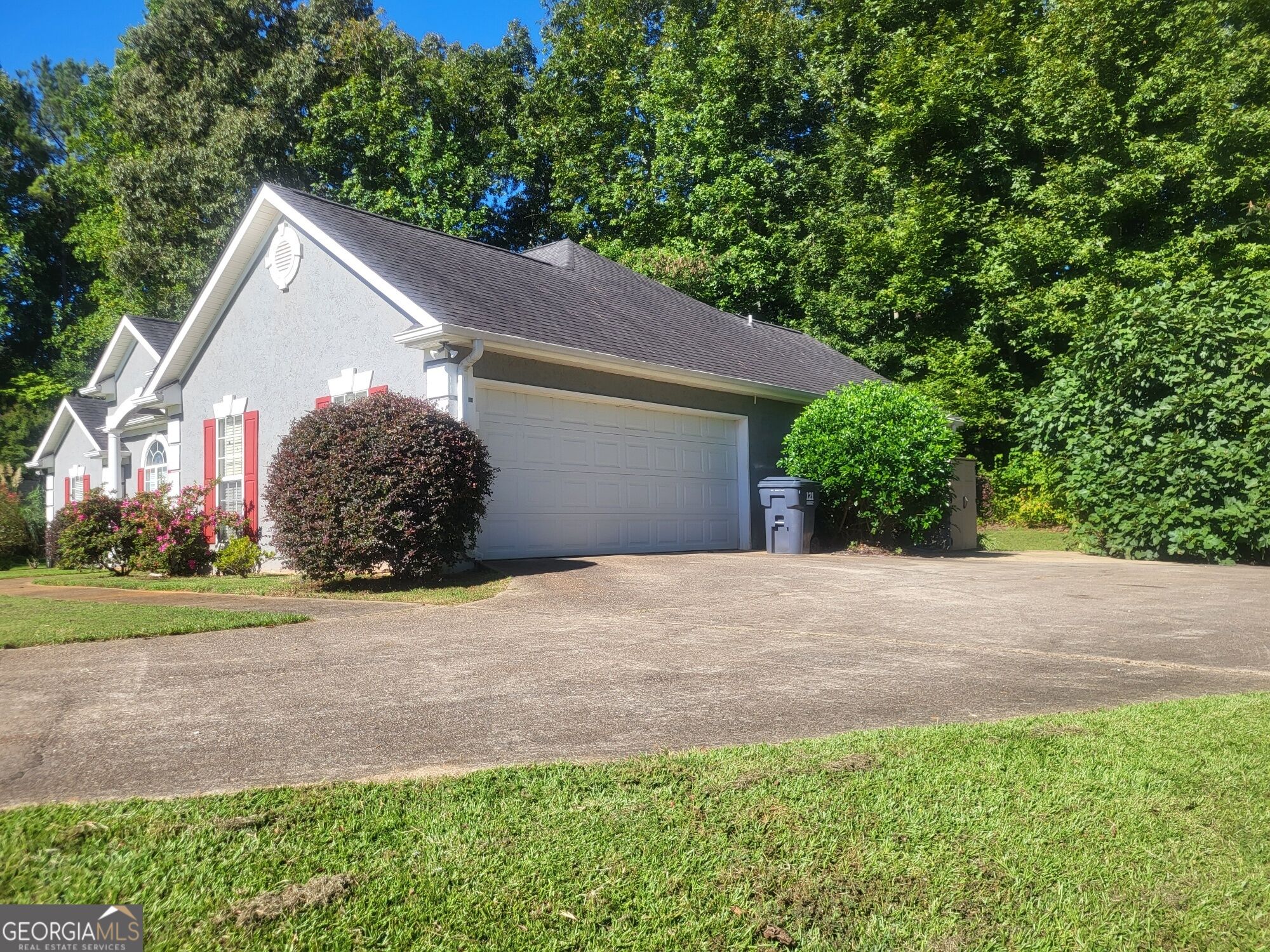 2415 Lismore Drive Property Photo 4