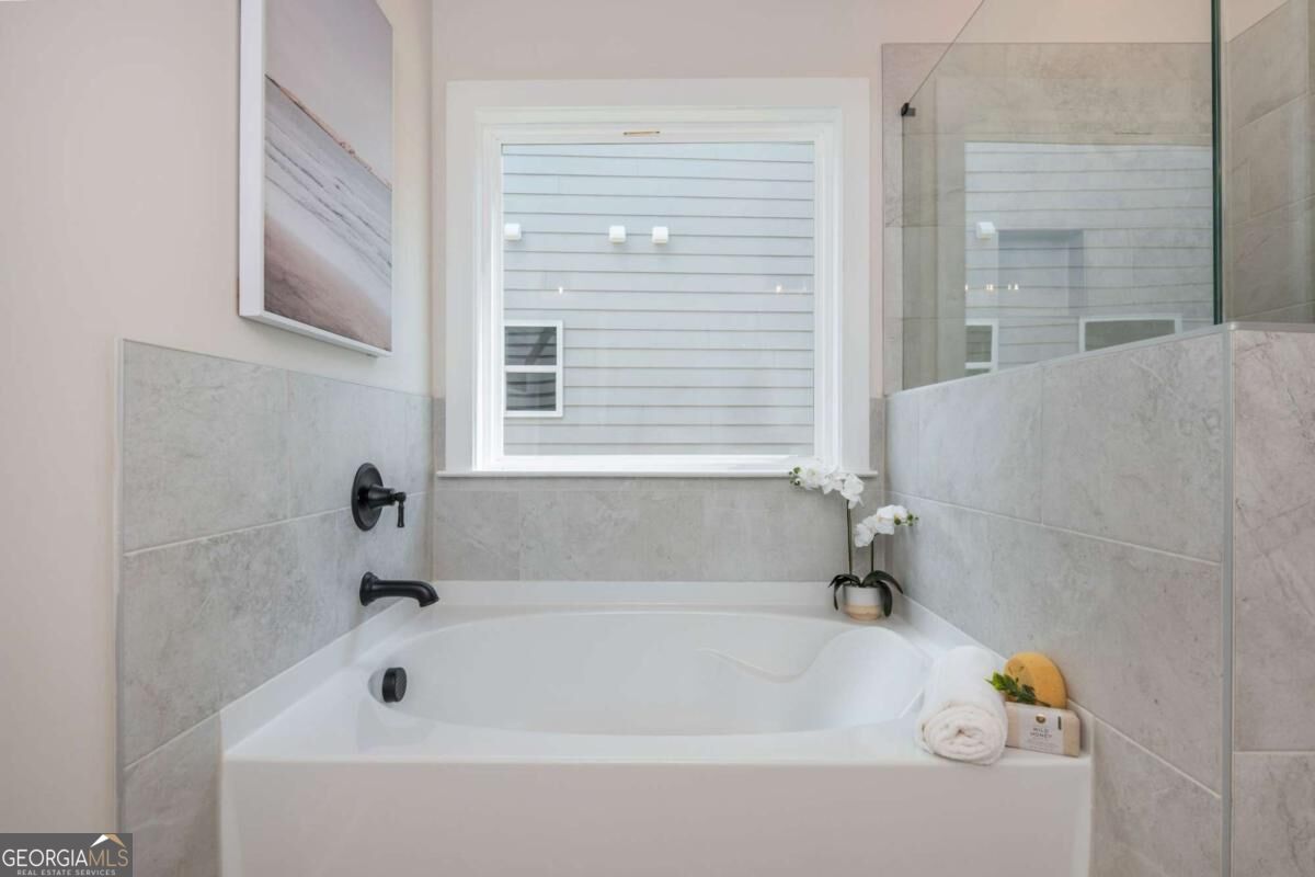 5570 Overview Drive Property Photo 55