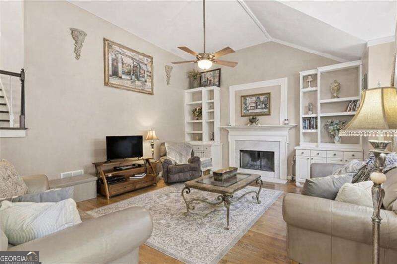 591 Delphinium Boulevard Nw Property Photo 4