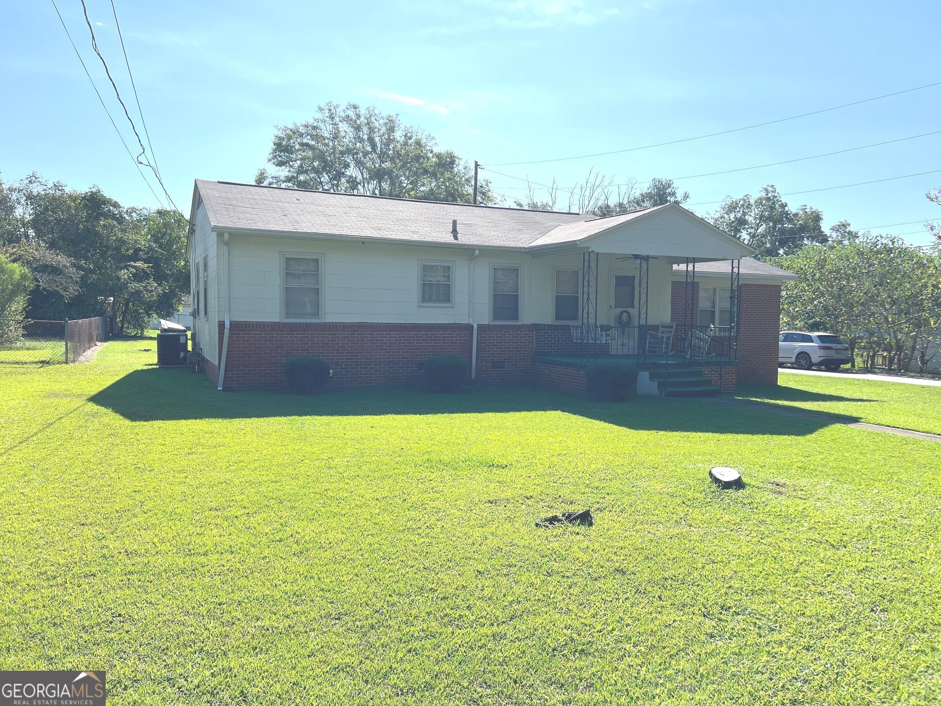 507 S 17th Avenue Property Photo 8