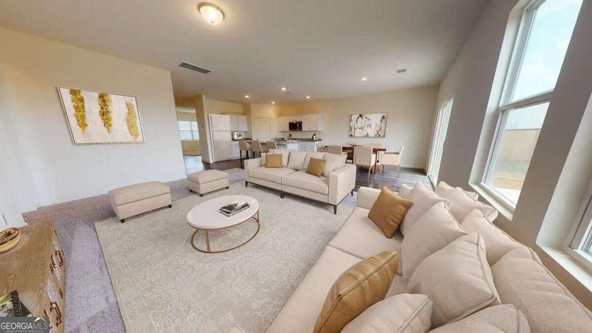 414 Otway Loop Property Photo 4