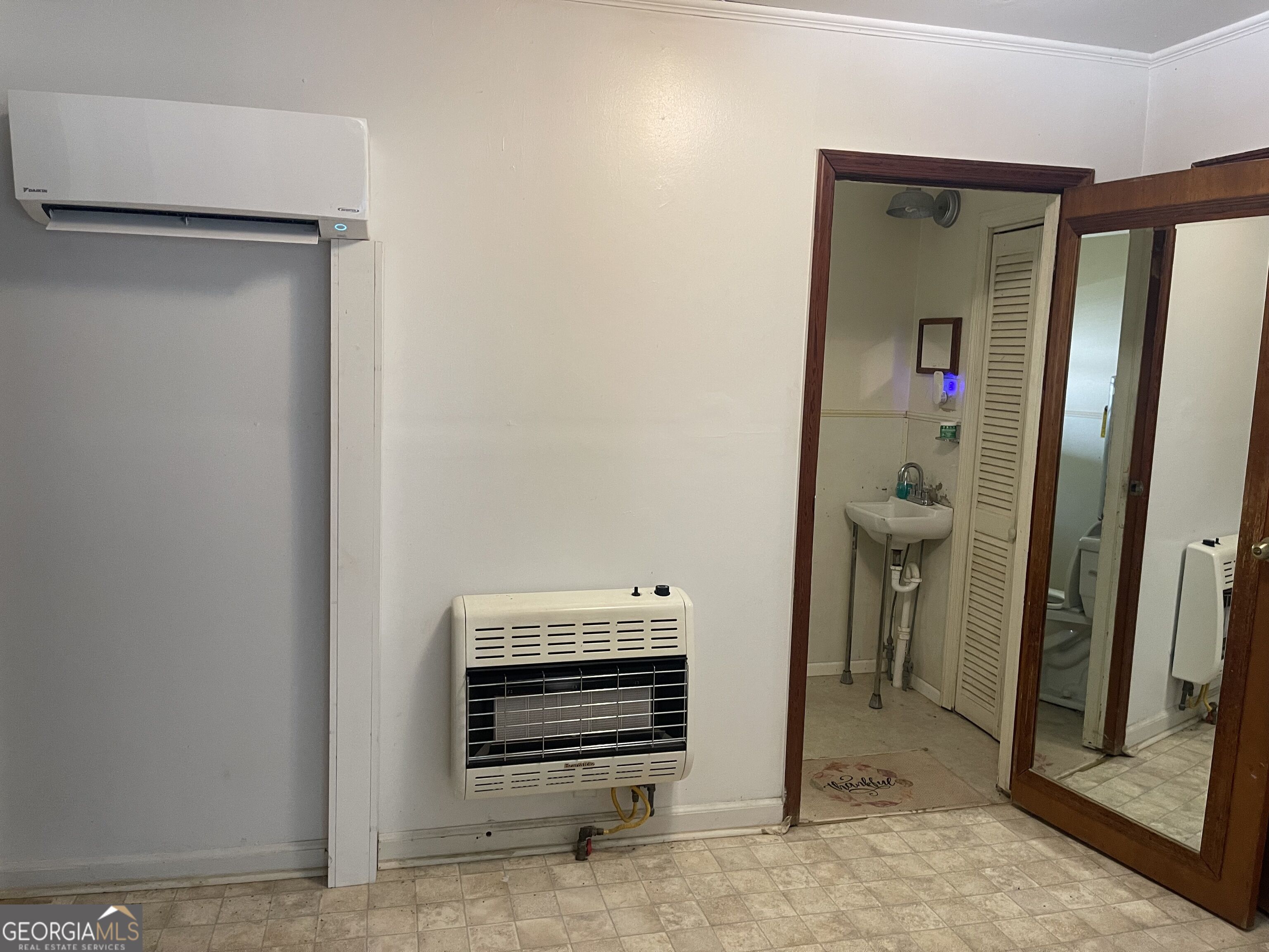 72 Darby Road Property Photo 8