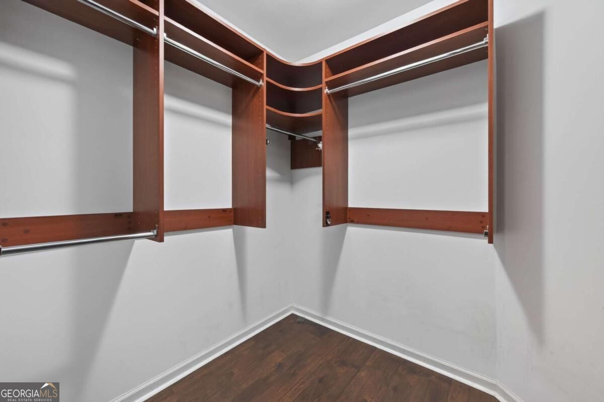 211 Cedarhurst Drive Property Photo 30