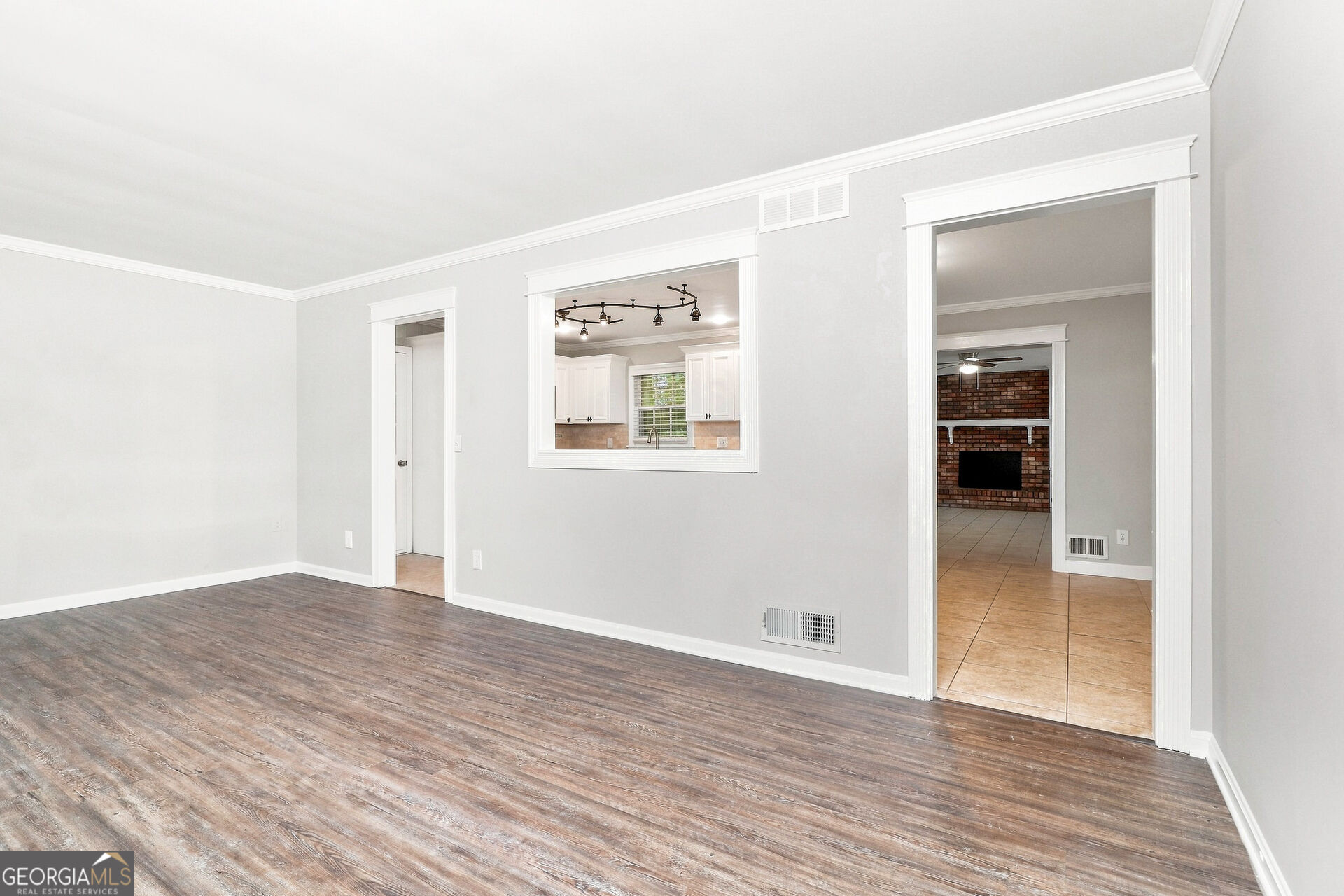 2321 Hollyridge Drive Sw Property Photo 5