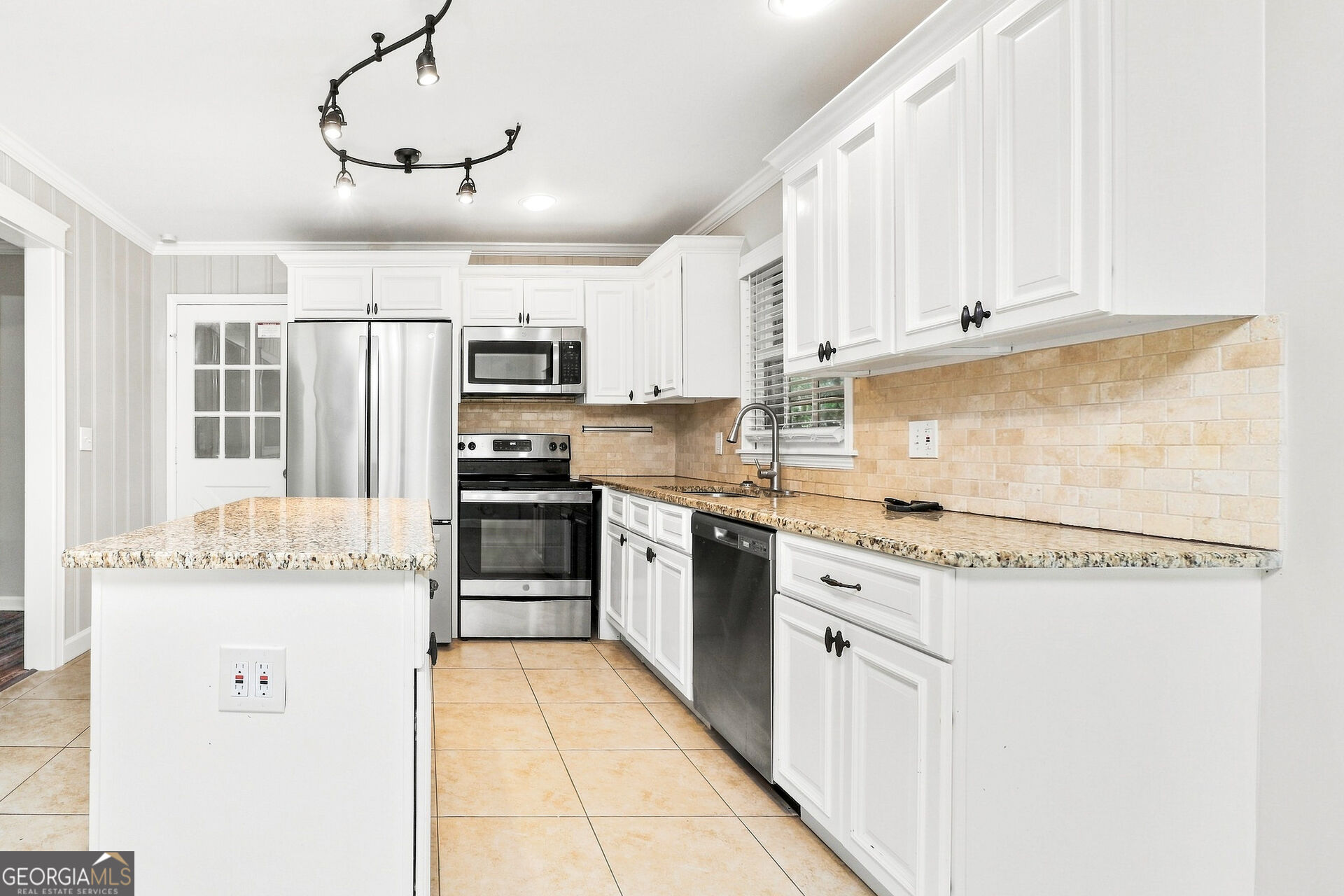 2321 Hollyridge Drive Sw Property Photo 6