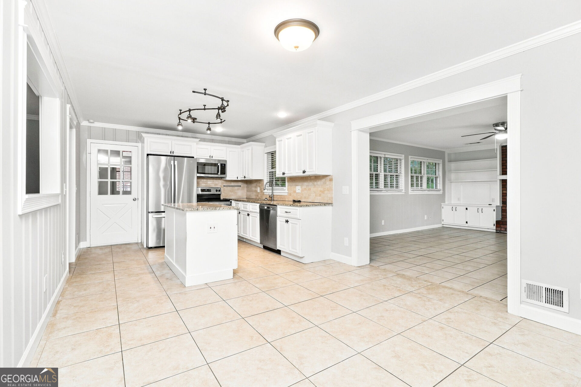 2321 Hollyridge Drive Sw Property Photo 9
