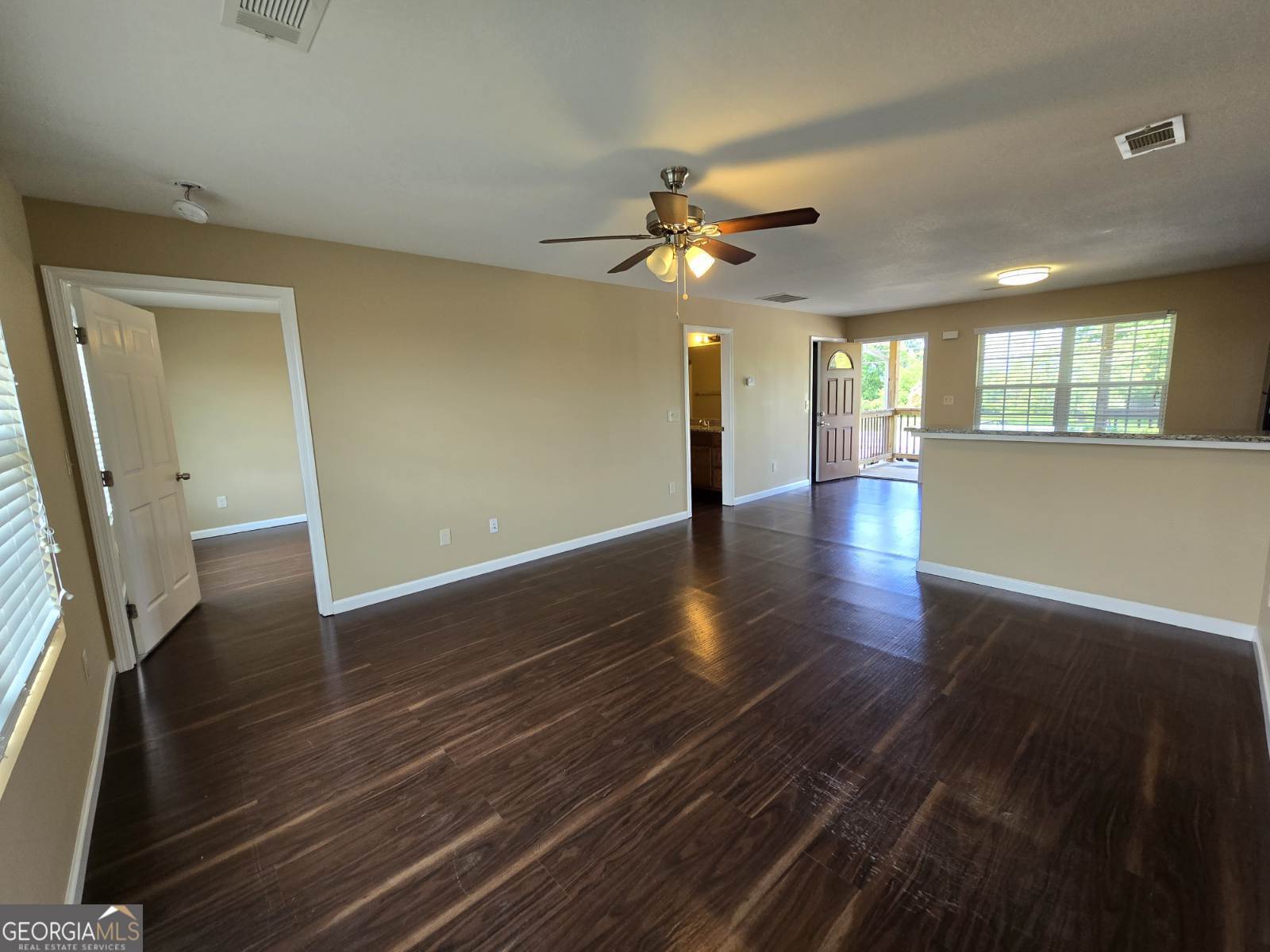 255 La Vista Property Photo 3