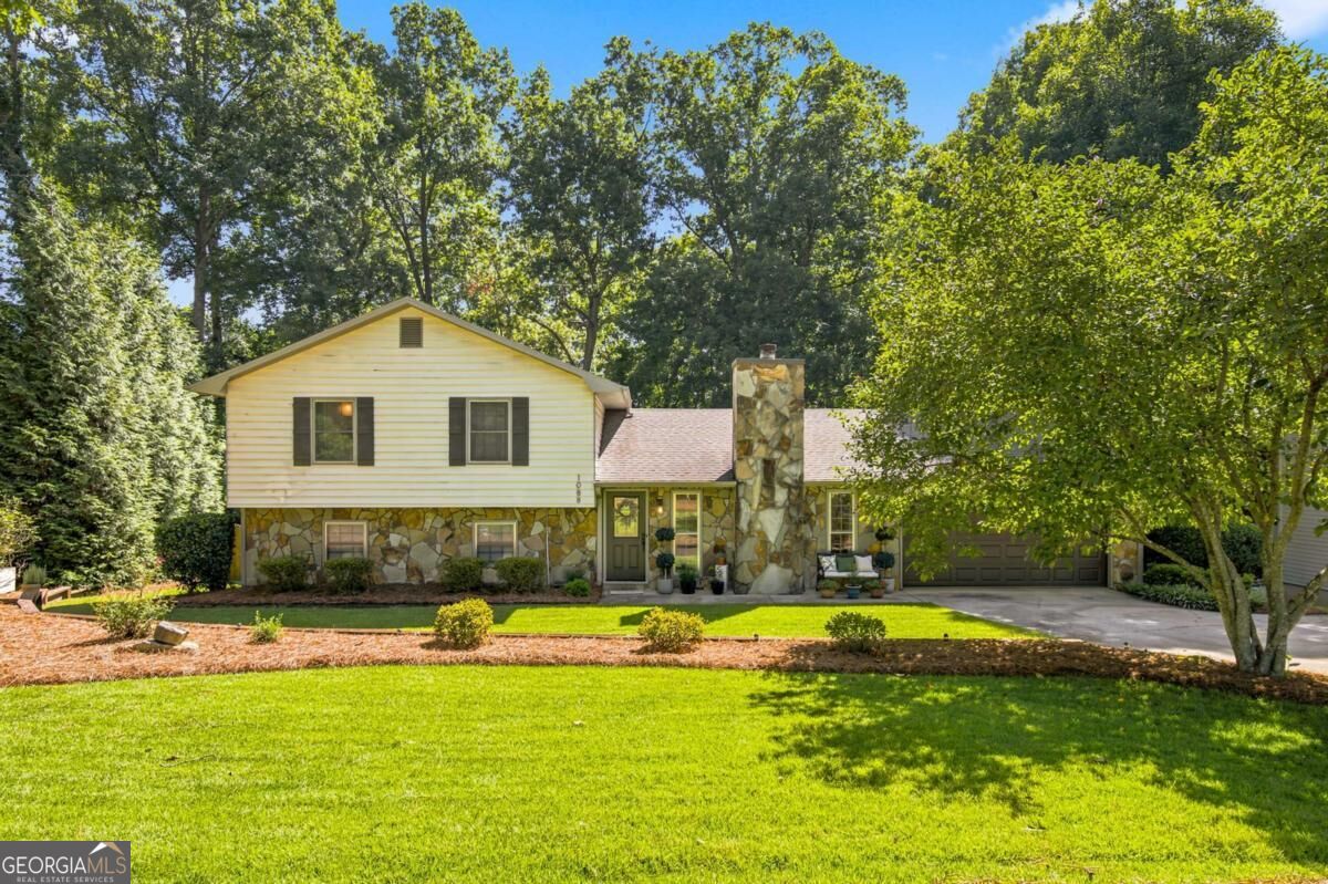 1088 Oak Grove Circle Property Photo 1