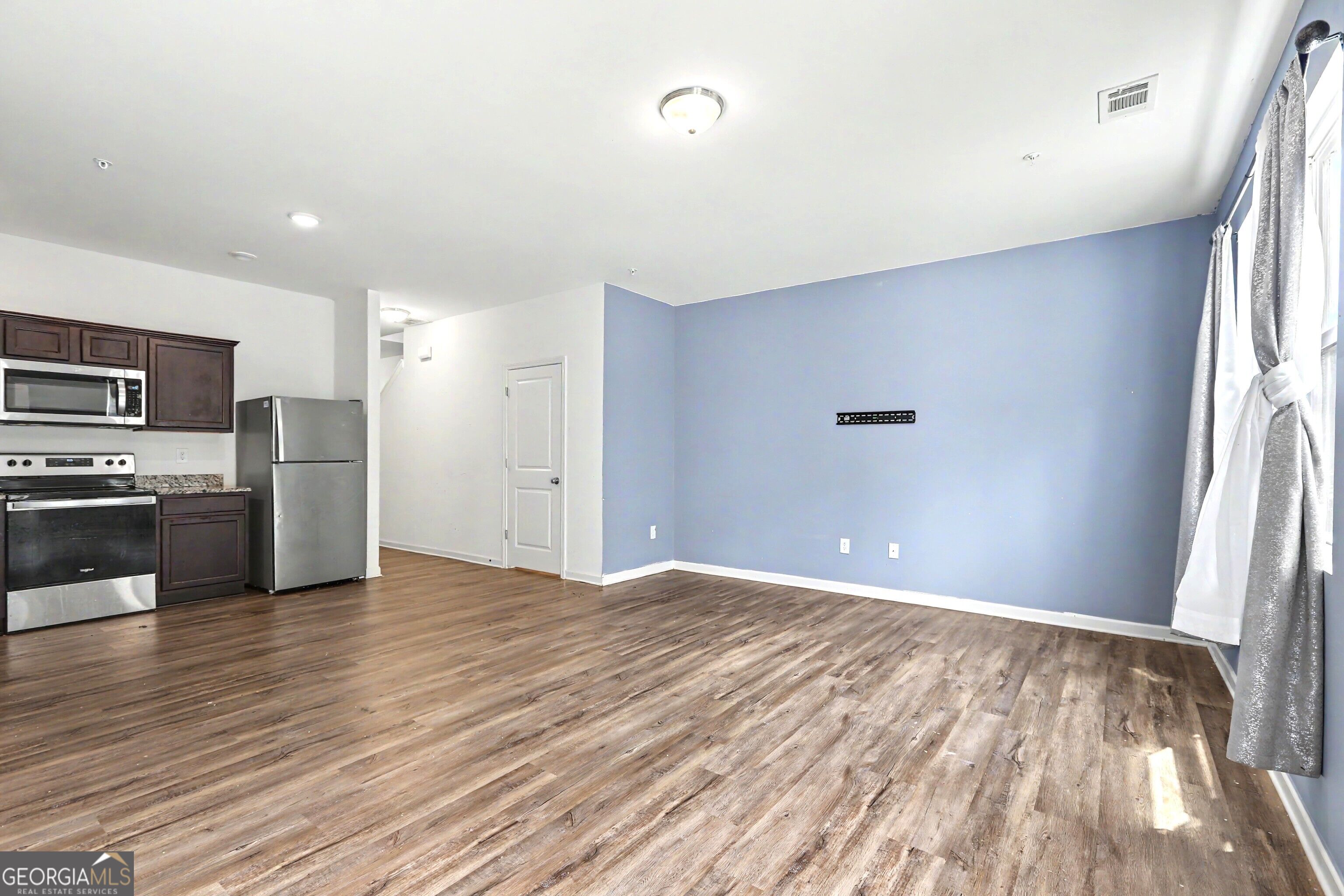 11900 Fuller Street Property Photo 4