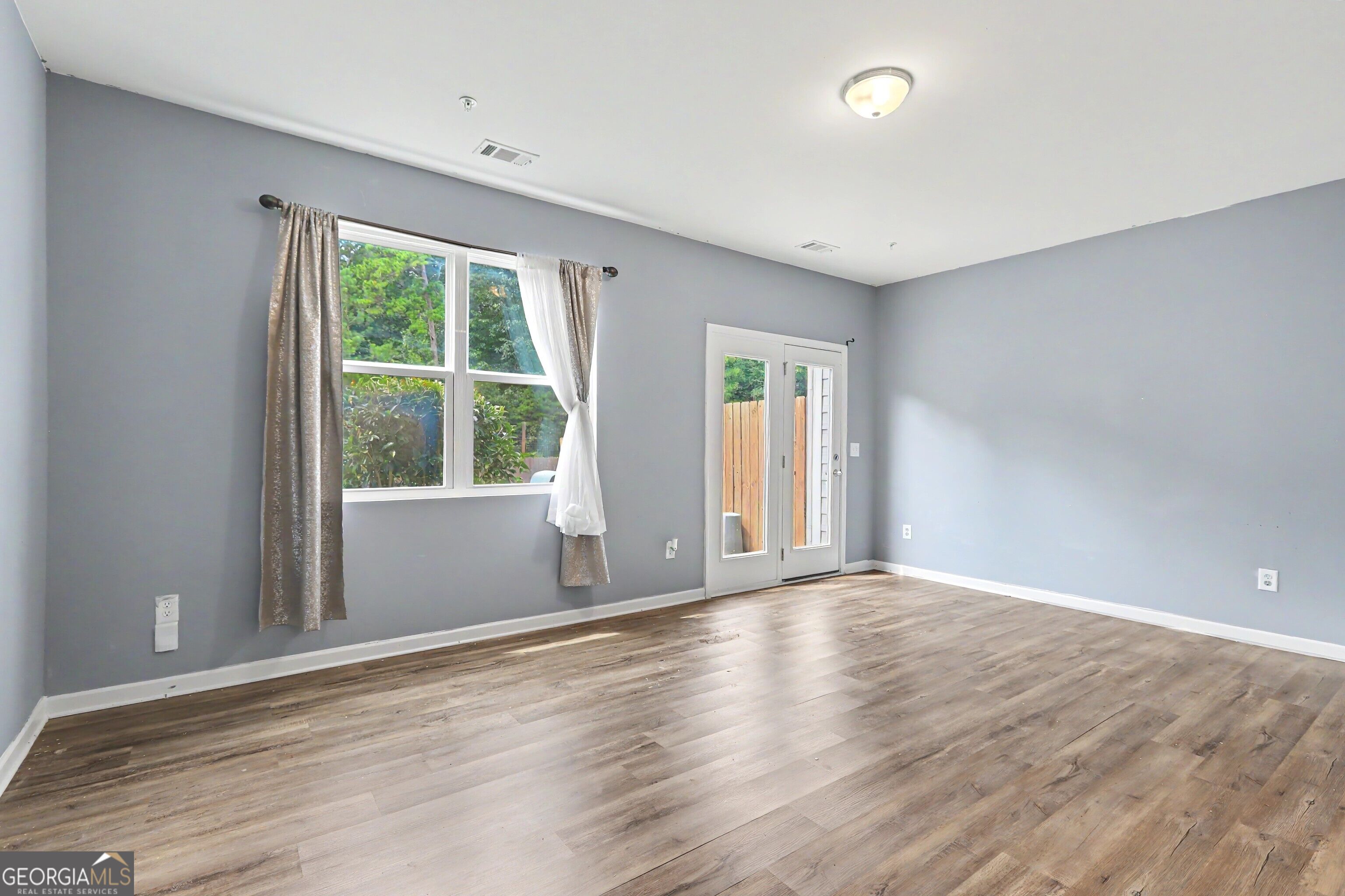 11900 Fuller Street Property Photo 5