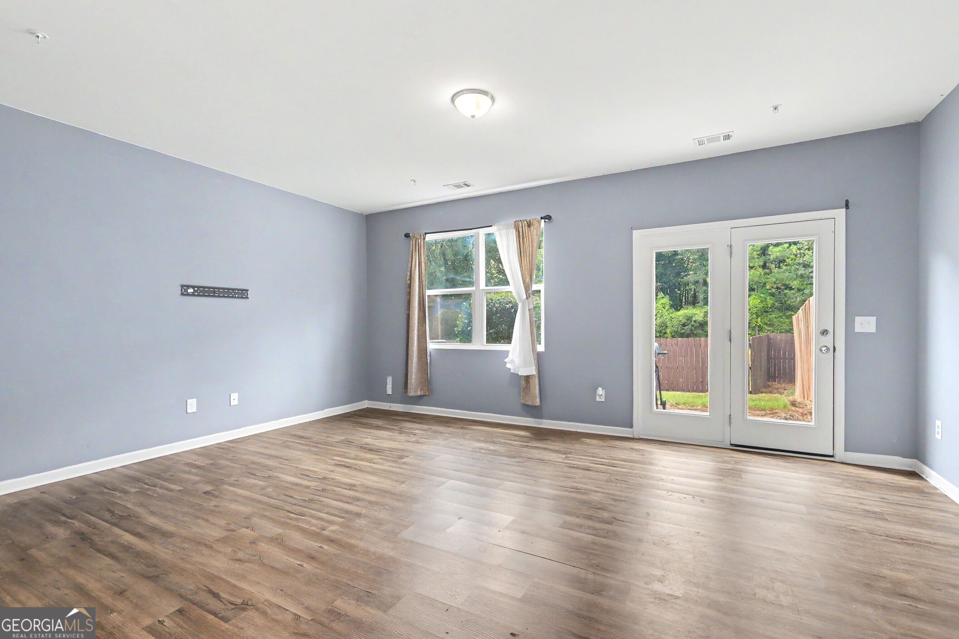 11900 Fuller Street Property Photo 6