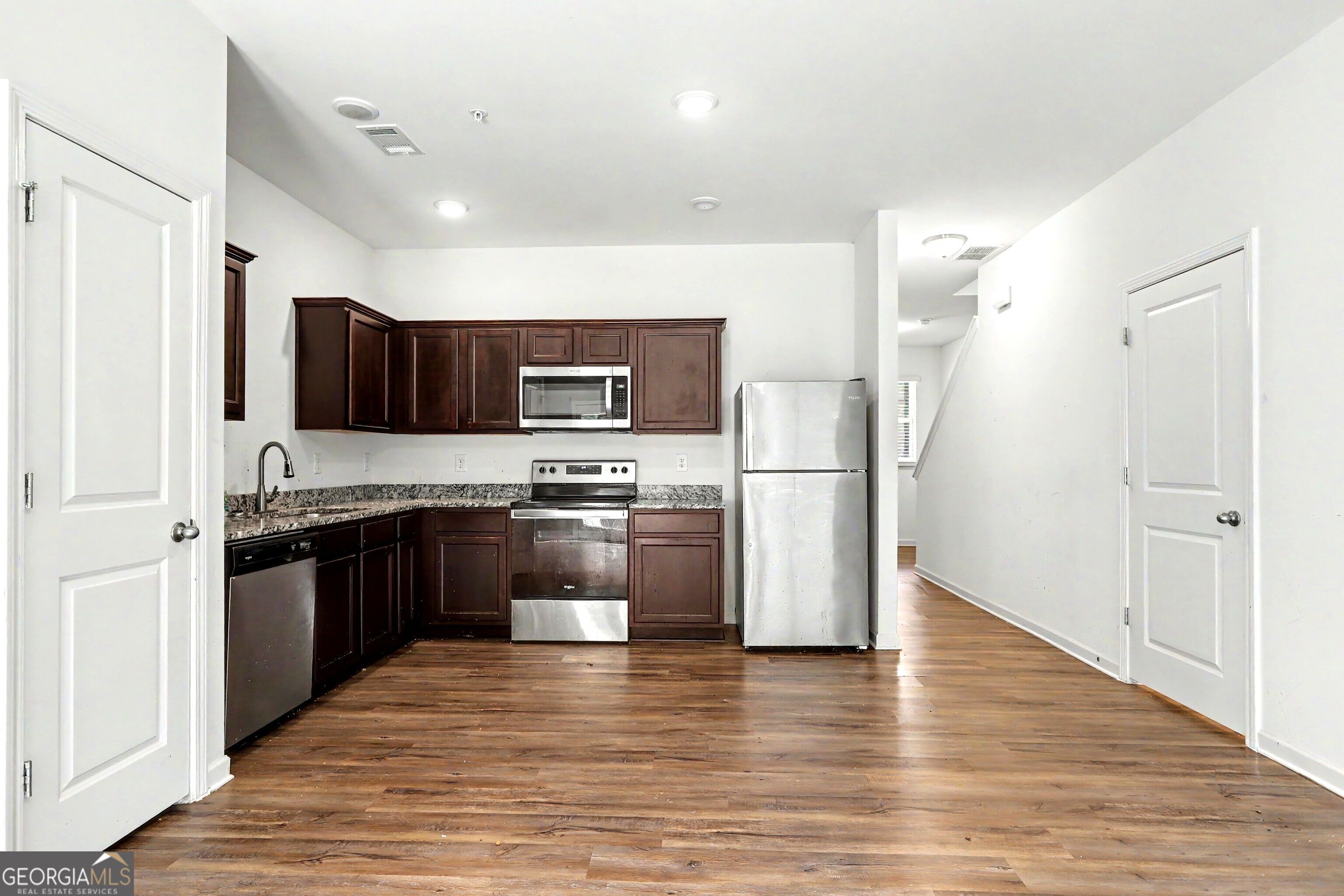11900 Fuller Street Property Photo 8