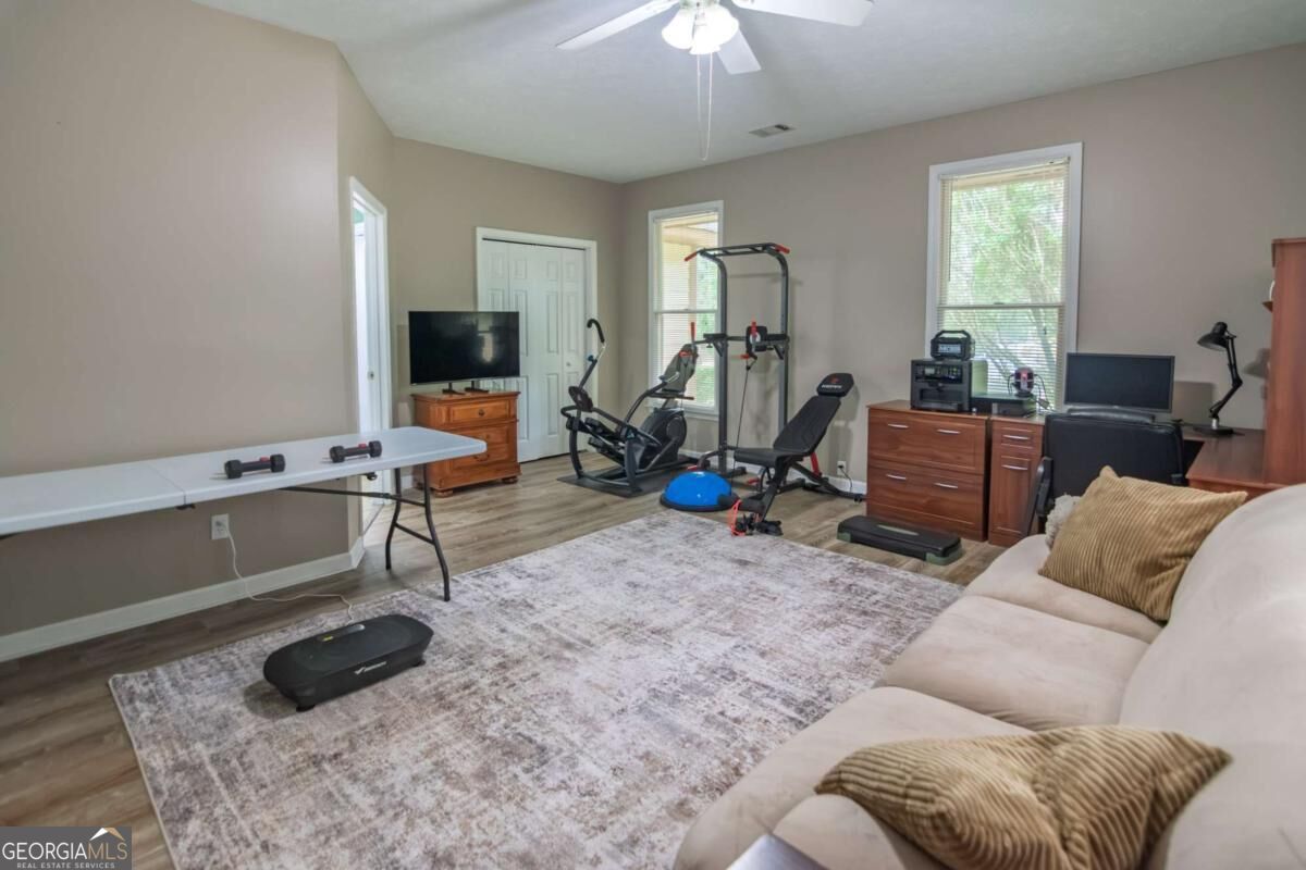 200 Sullivan Circle Property Photo 4