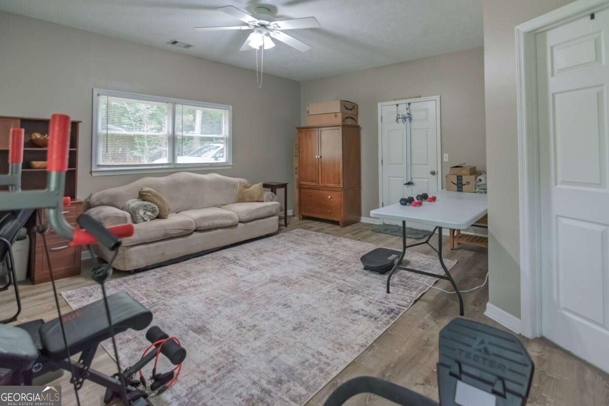 200 Sullivan Circle Property Photo 5