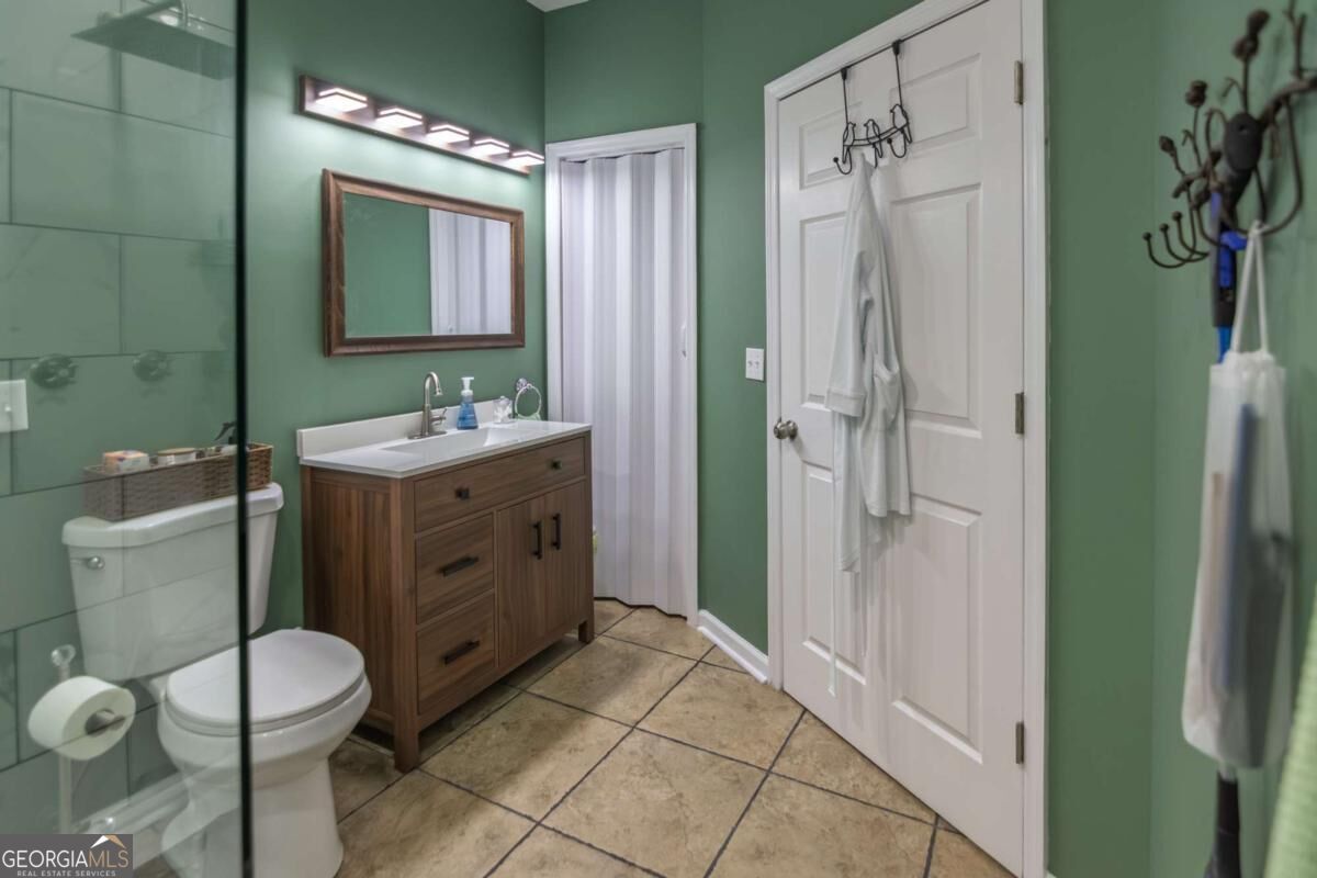 200 Sullivan Circle Property Photo 8
