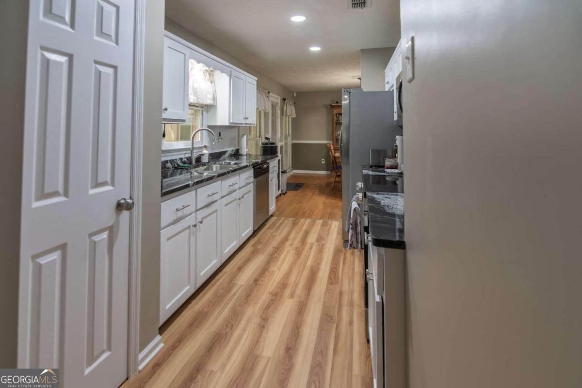 200 Sullivan Circle Property Photo 11