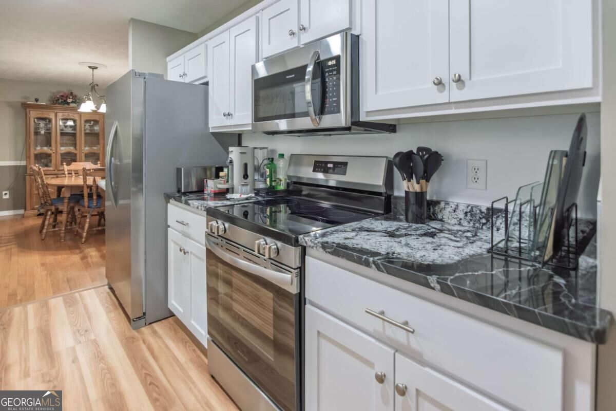 200 Sullivan Circle Property Photo 13