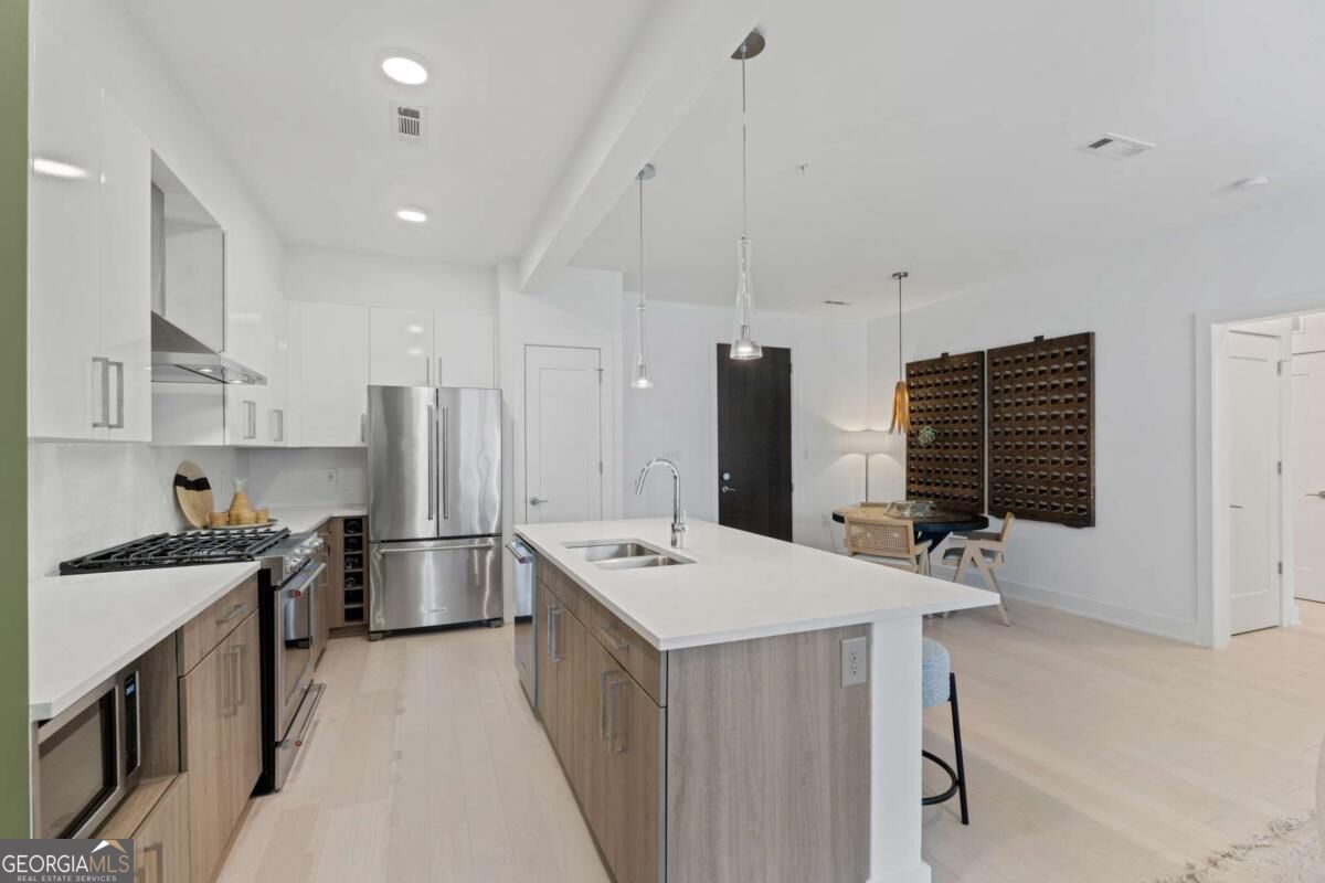 775 Juniper Street Ne # 409 Property Photo 6