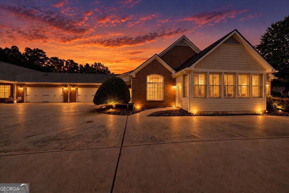 1001 Haven Circle Property Photo 1