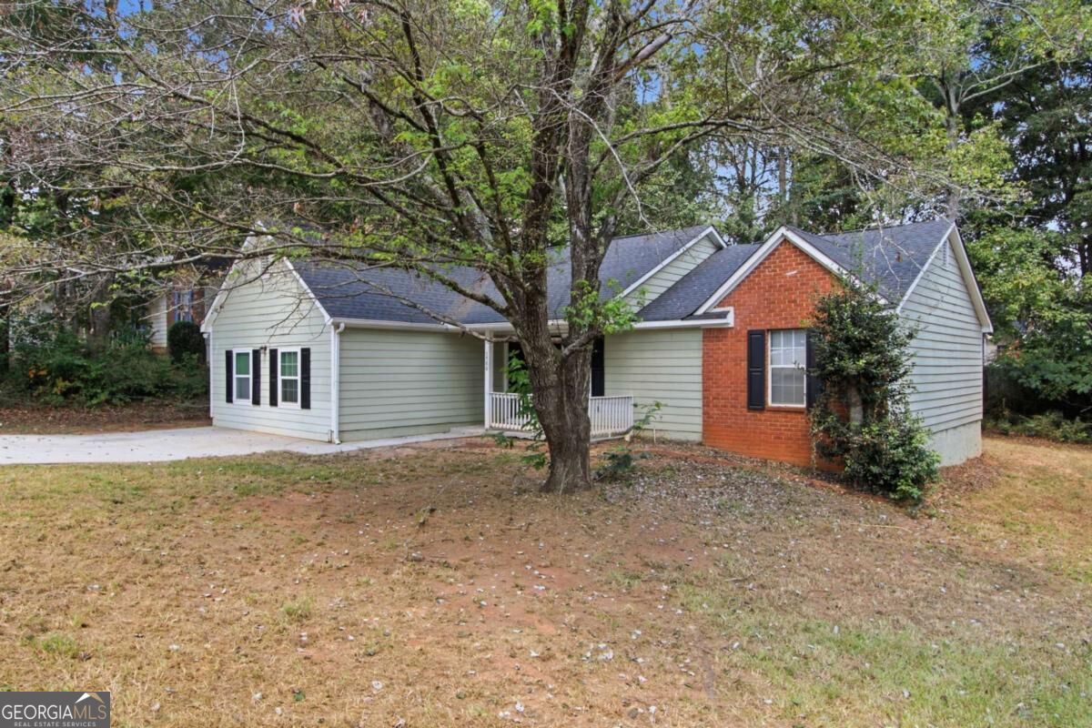 1586 Elizabeth Lane Property Photo 2