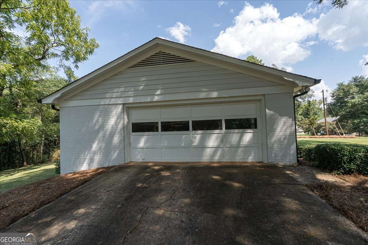 235 Sandstone Drive Property Photo 43