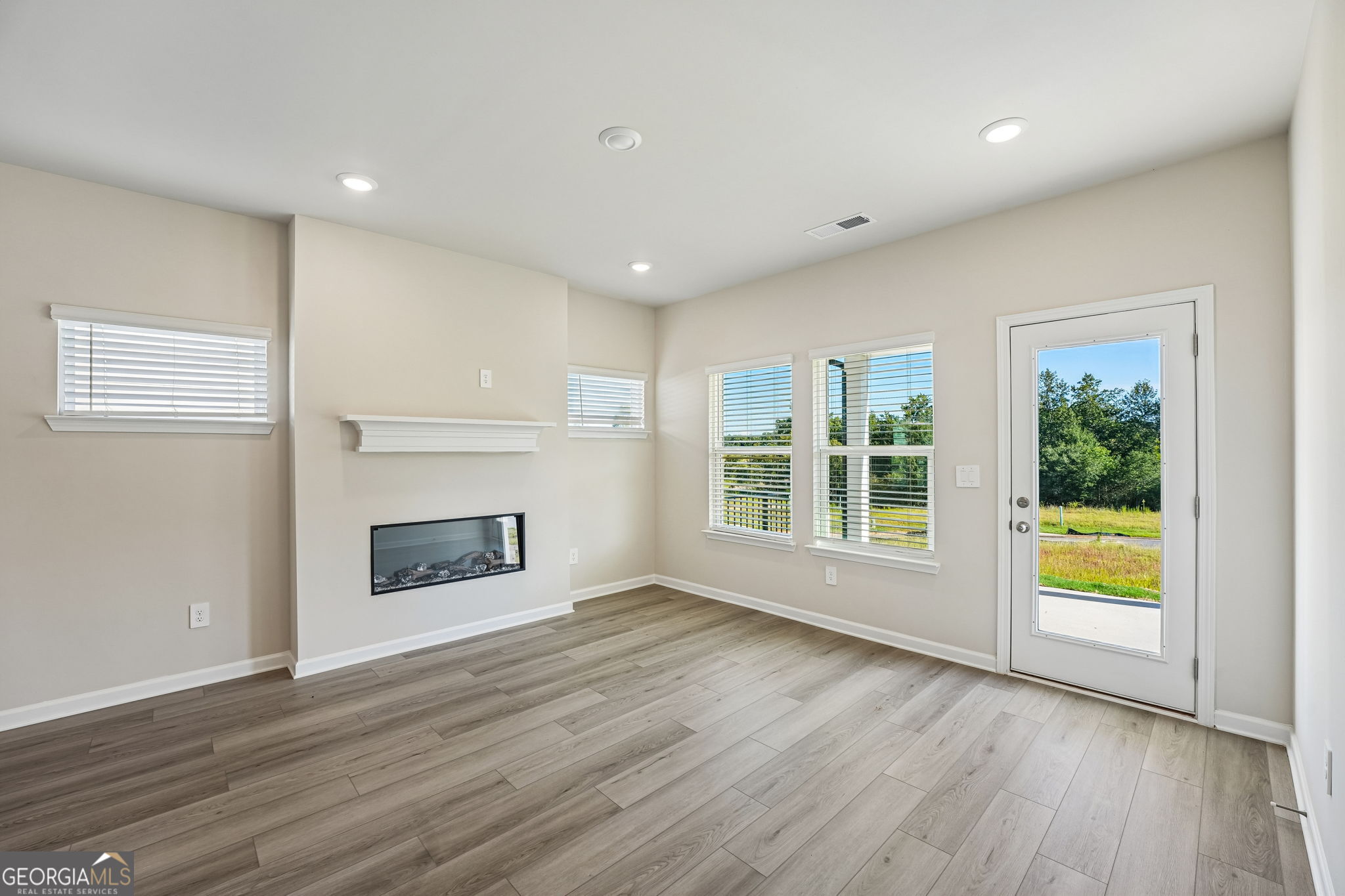 5025 Margot Way Property Photo 9