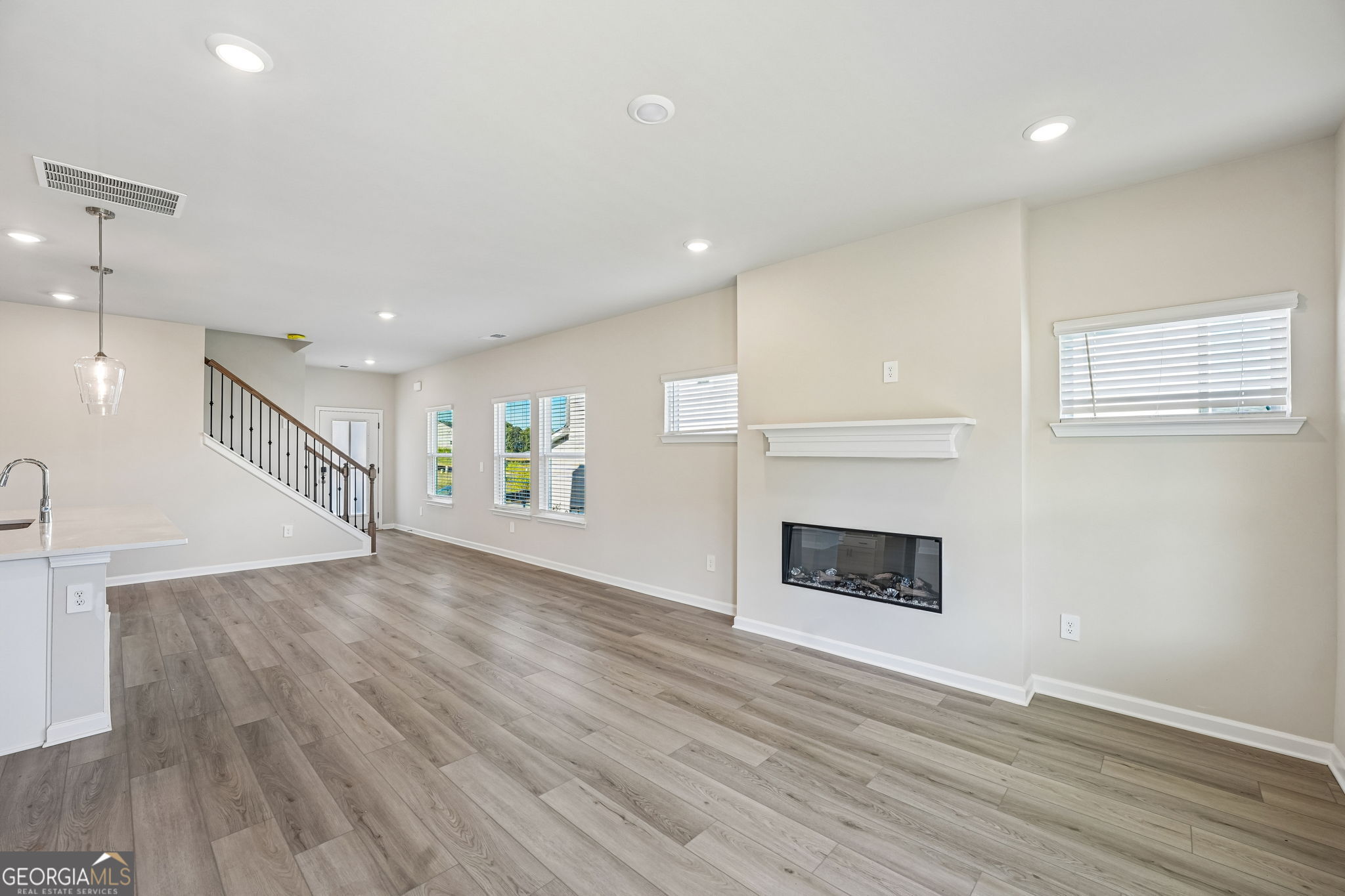 5025 Margot Way Property Photo 11