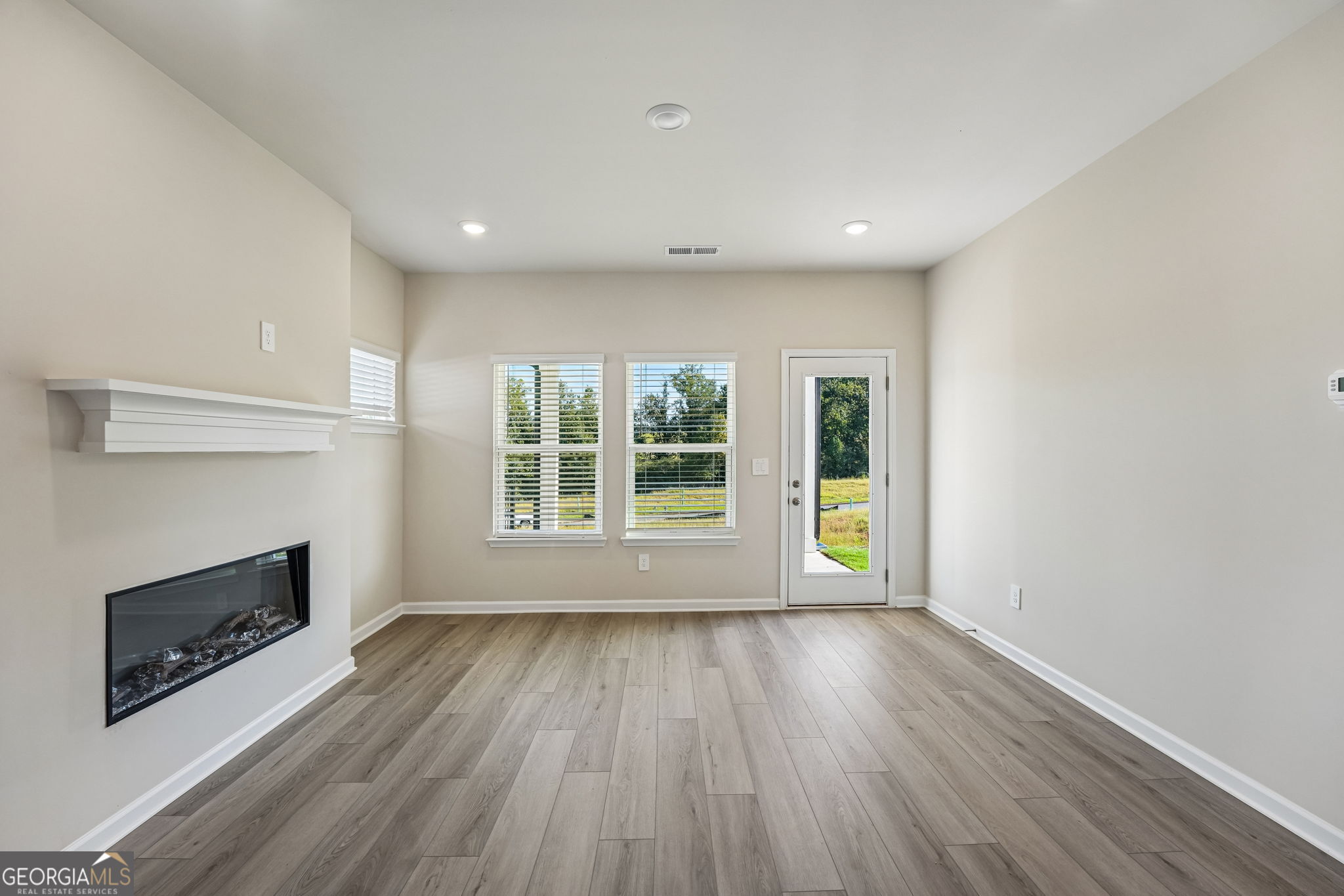 5025 Margot Way Property Photo 15