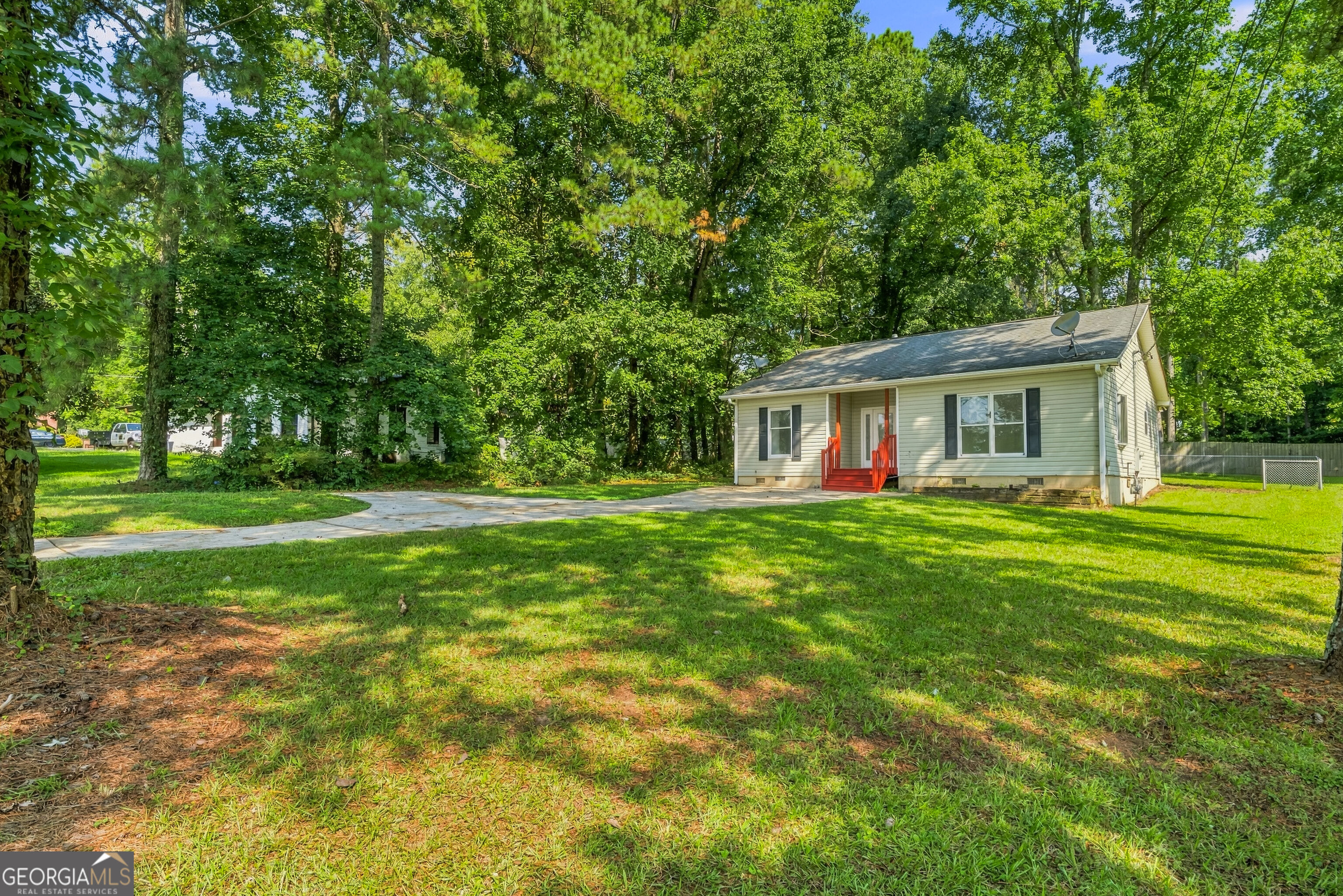 4451 Ben Hill Road Property Photo 2
