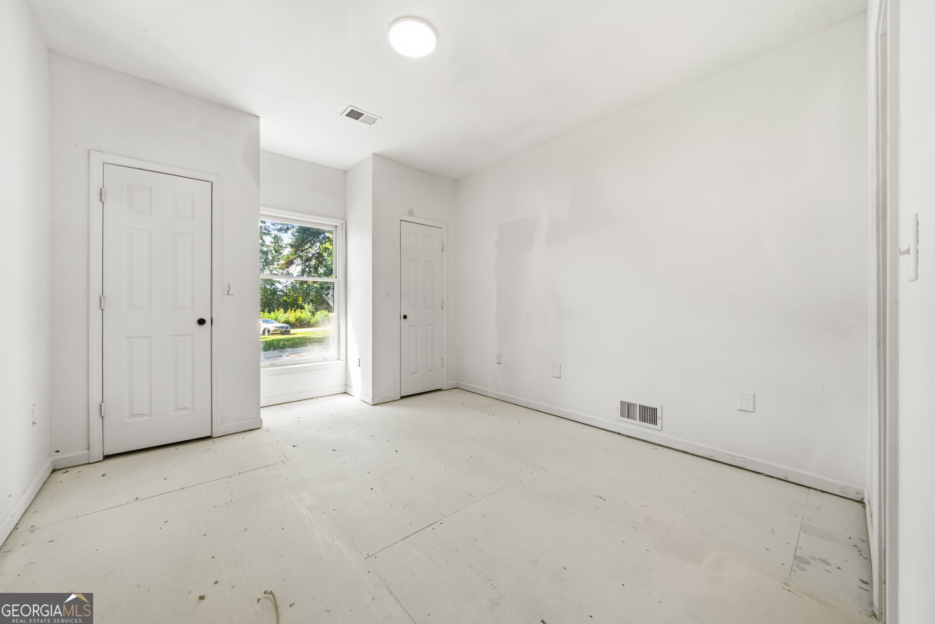 4451 Ben Hill Road Property Photo 6