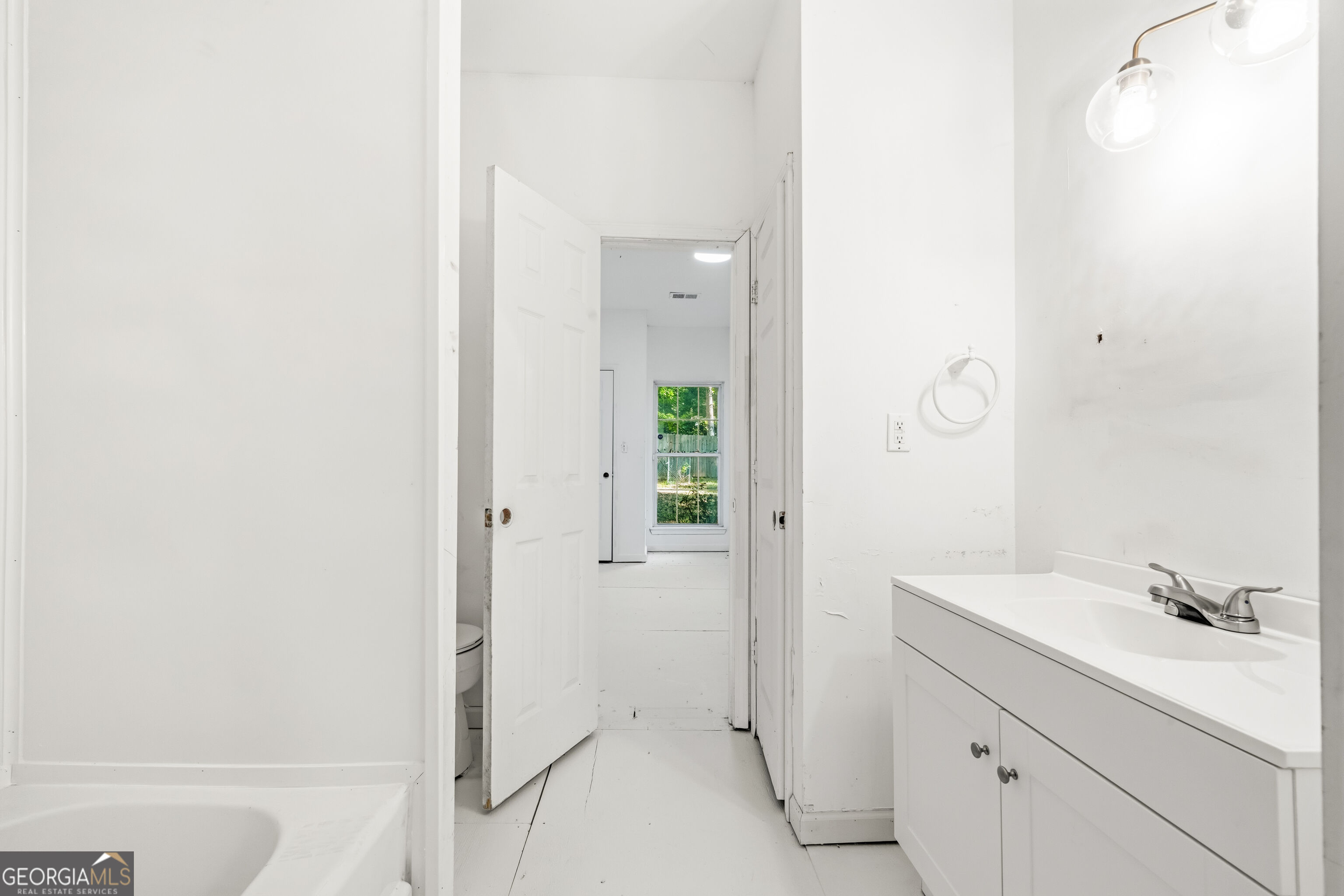 4451 Ben Hill Road Property Photo 7