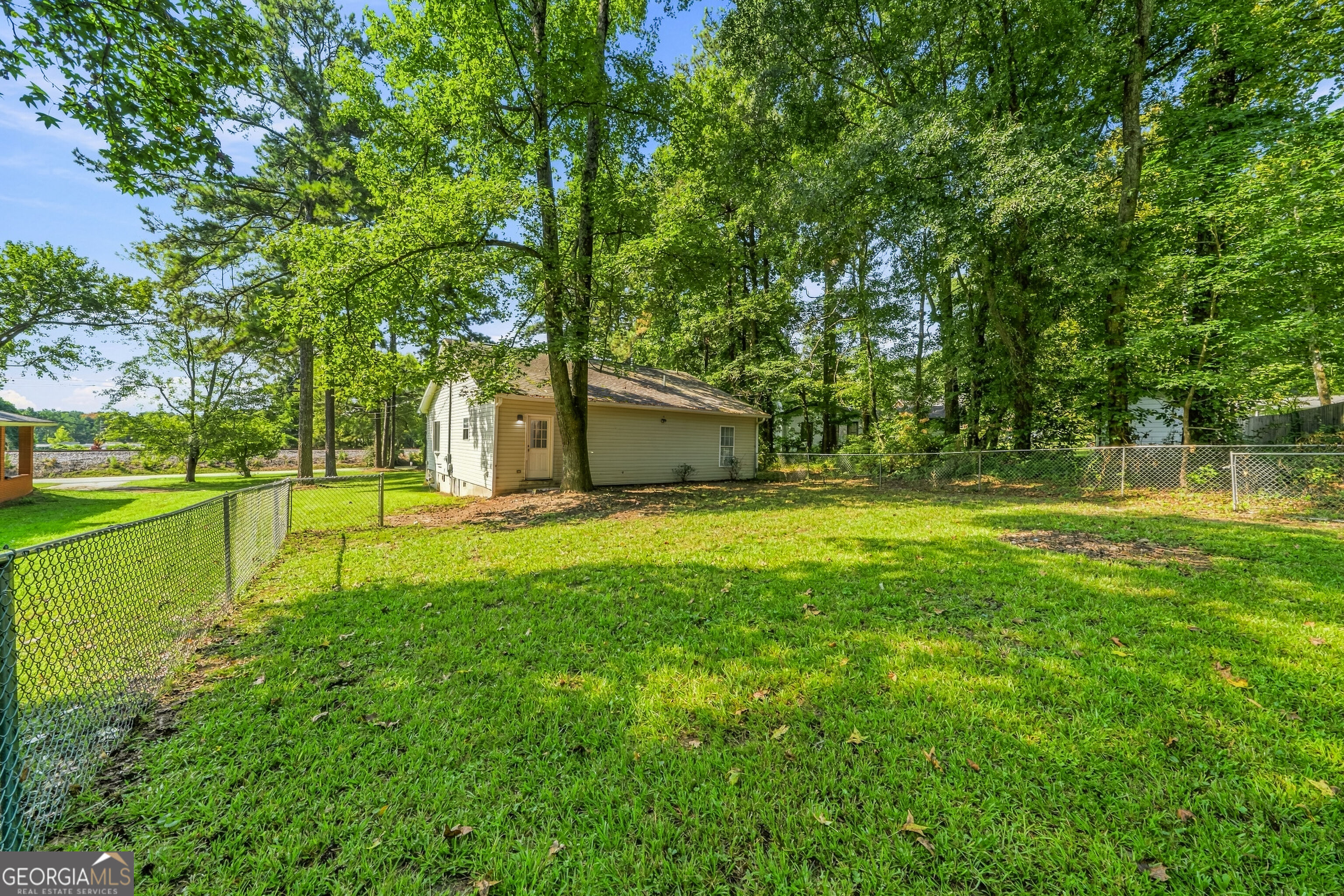 4451 Ben Hill Road Property Photo 12