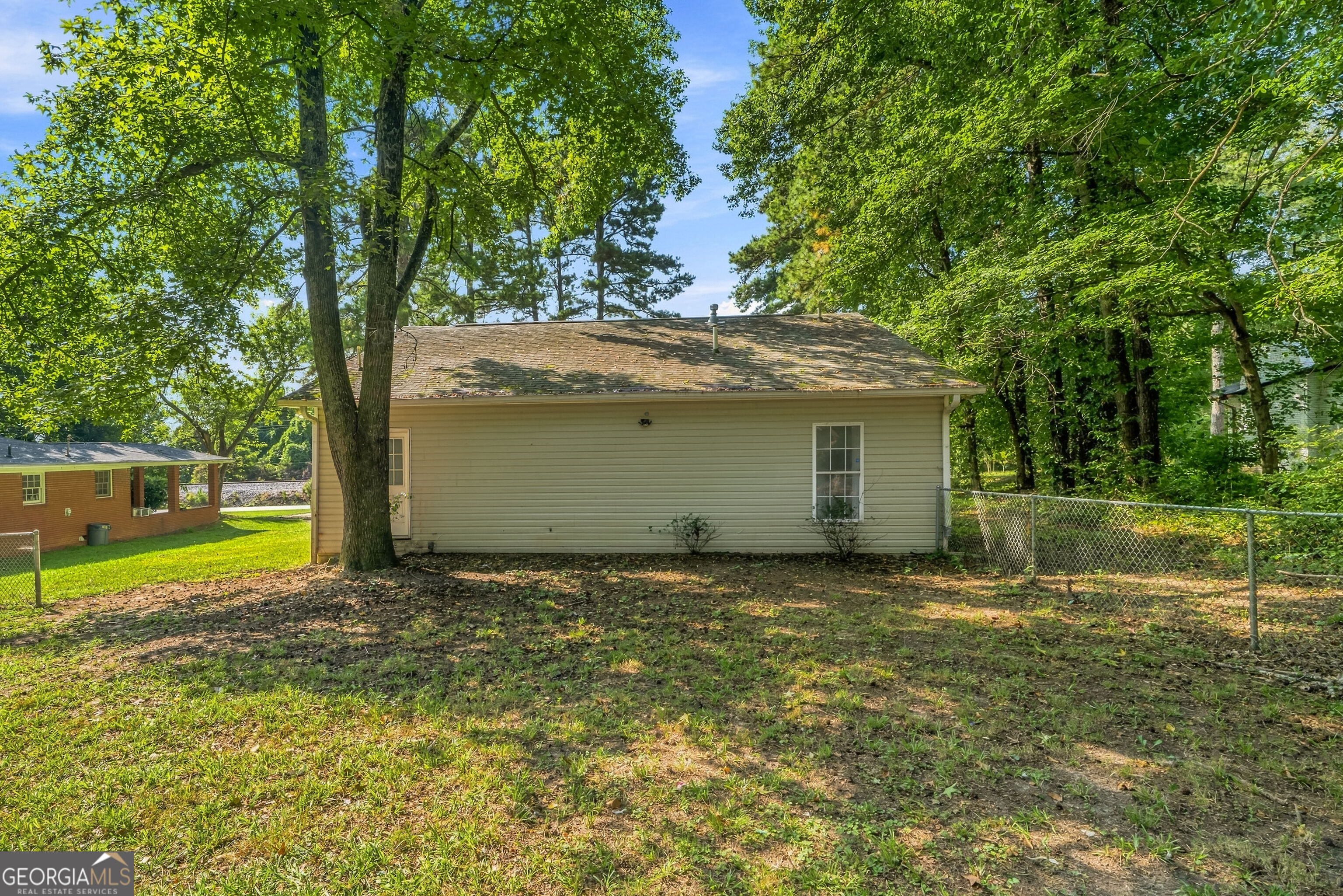 4451 Ben Hill Road Property Photo 13