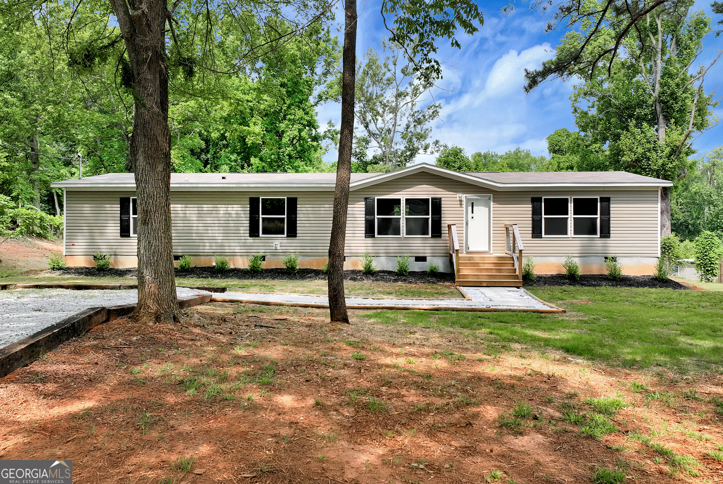 832 Stone Stewart Road Property Photo 2