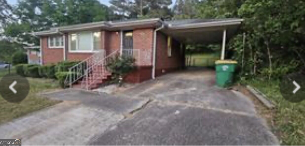 5652 Ash Street Property Photo 2
