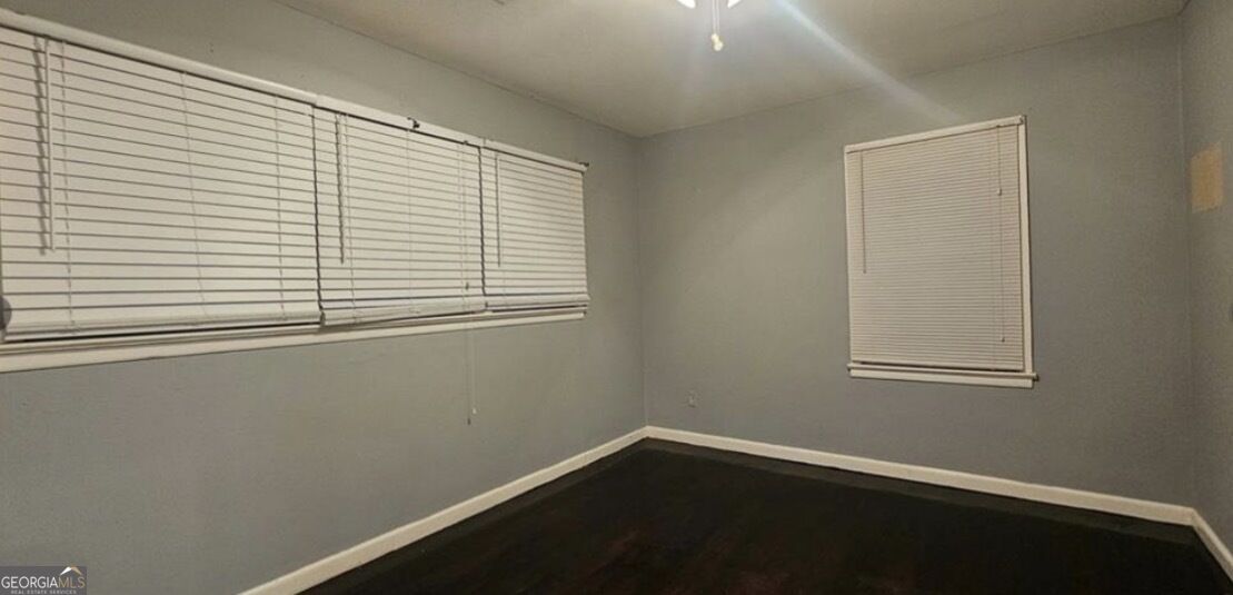 5652 Ash Street Property Photo 4