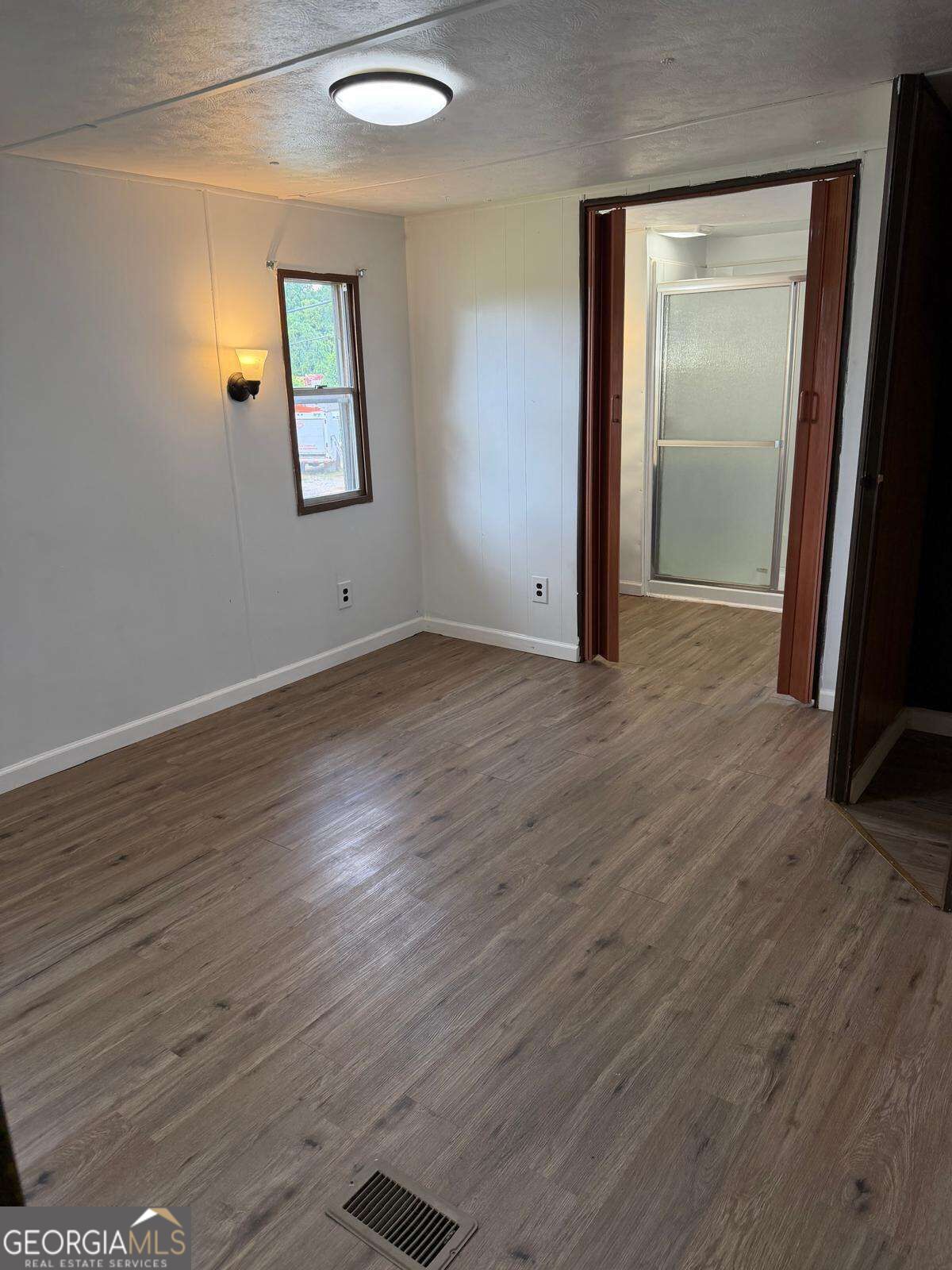 153 Commerce Lane Property Photo 8