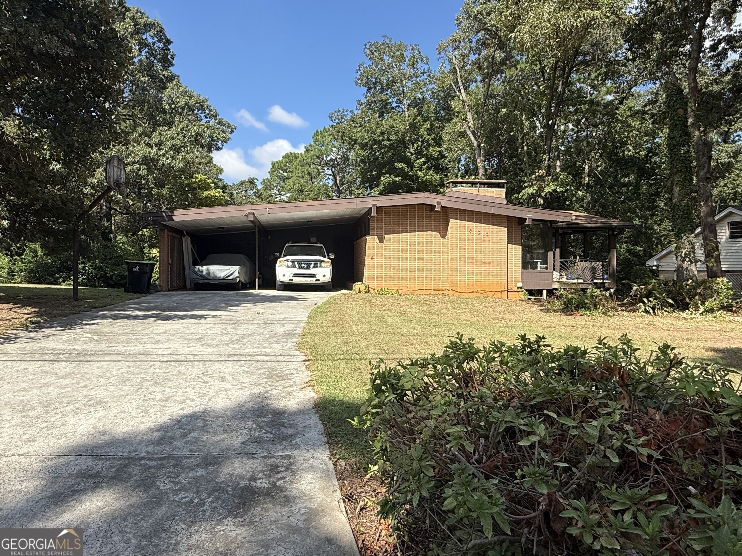 300 Chestnut Road Property Photo 1