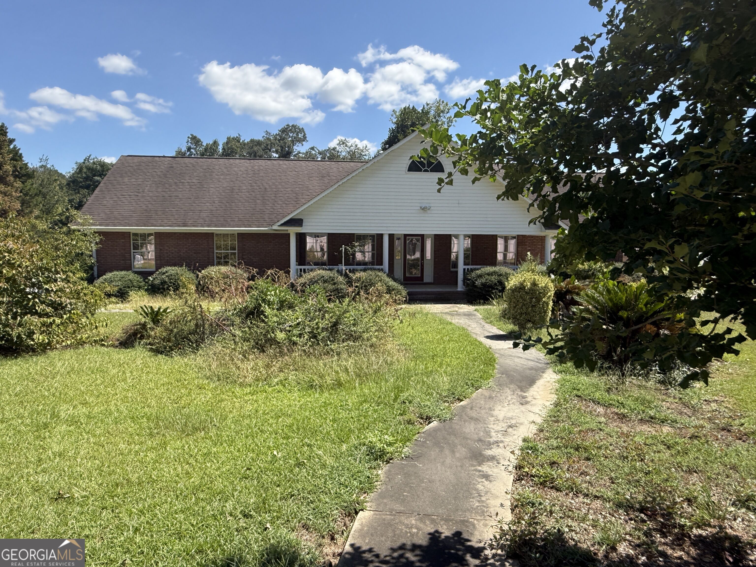 201 Strawberry Circle Property Photo 2