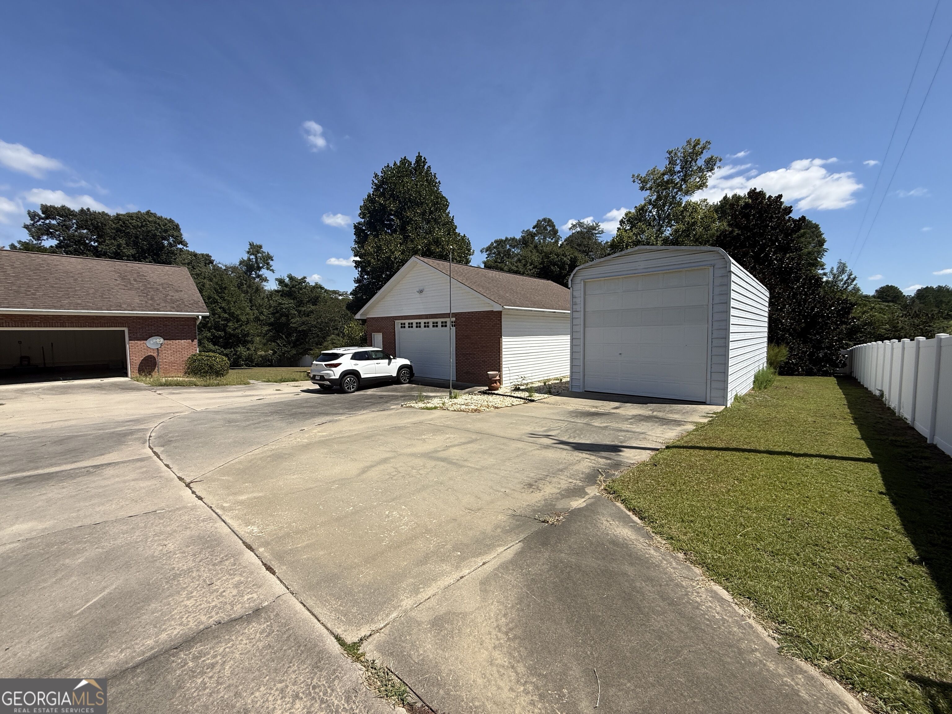 201 Strawberry Circle Property Photo 9