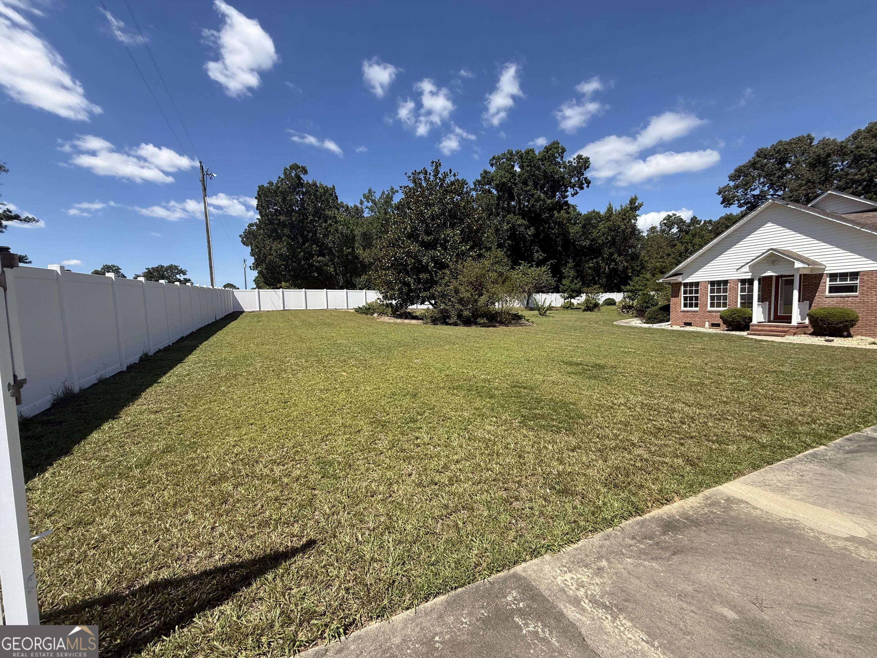 201 Strawberry Circle Property Photo 11